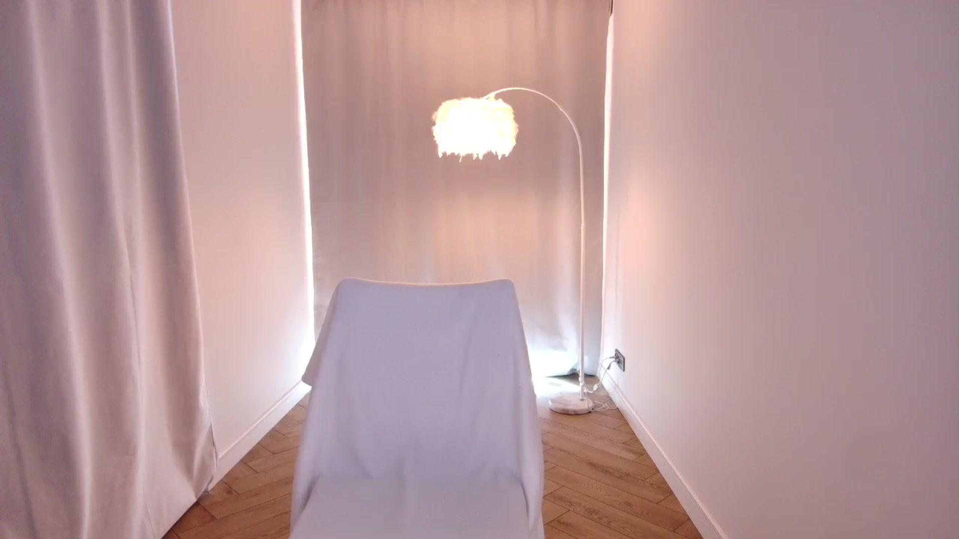 Gallery image thumbnail from Rockn_Grace's myfreecams stream on, 05/15/2024, 08:35 image 6 of 20