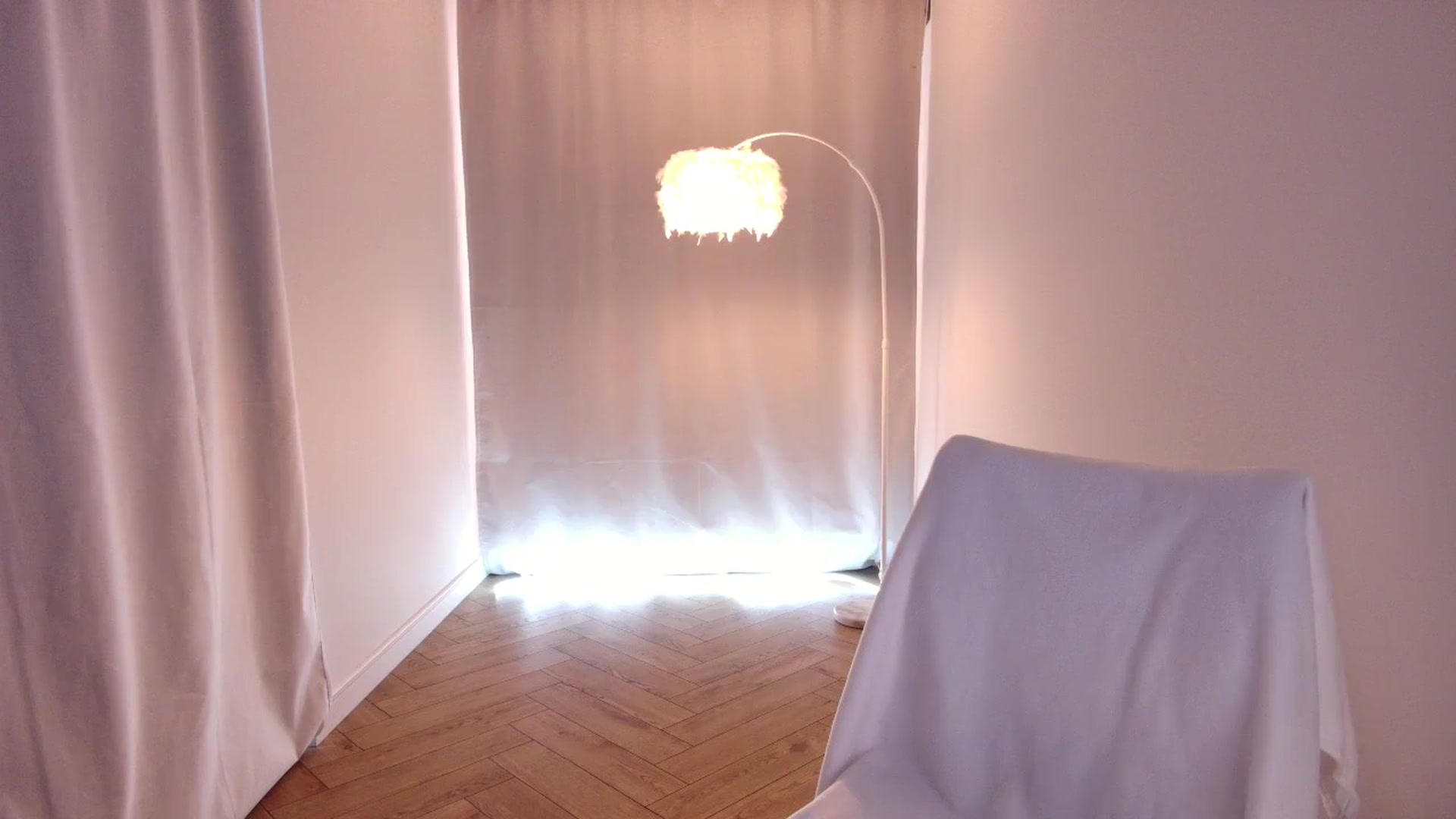 Gallery image thumbnail from Rockn_Grace's myfreecams stream on, 05/15/2024, 08:35 image 3 of 20