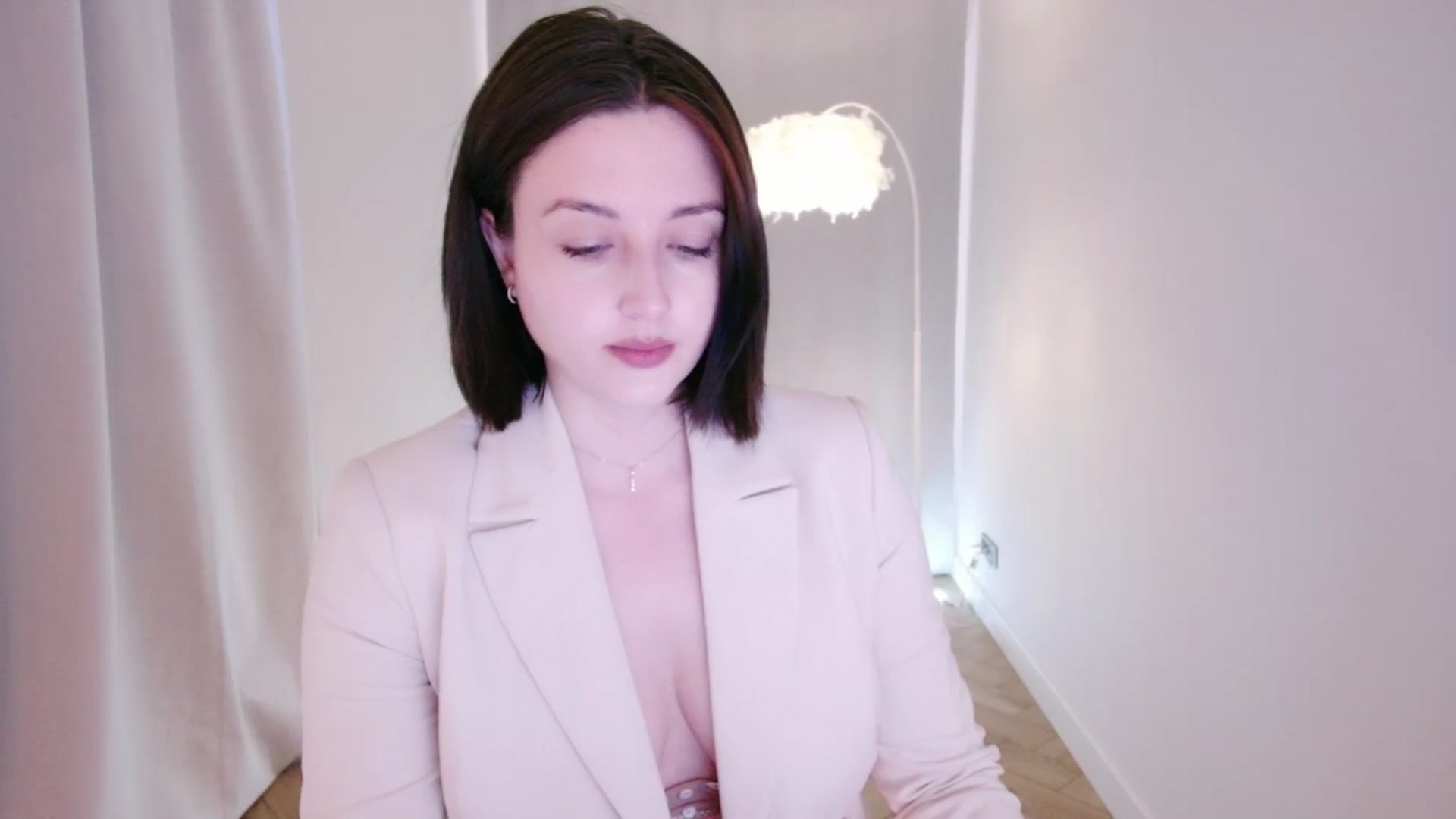 Gallery image thumbnail from Rockn_Grace's myfreecams stream on, 05/16/2024, 11:23 image 20 of 20