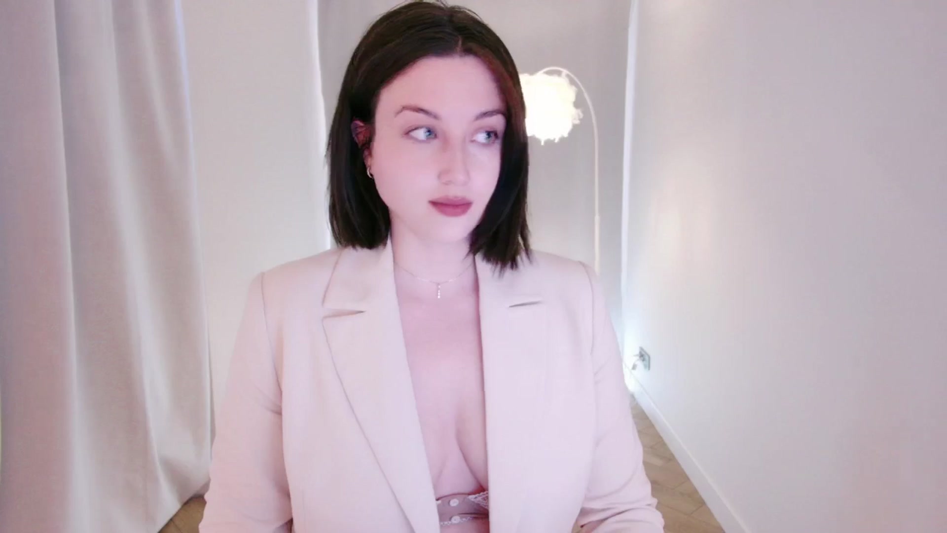 Gallery image thumbnail from Rockn_Grace's myfreecams stream on, 05/16/2024, 11:58 image 20 of 20