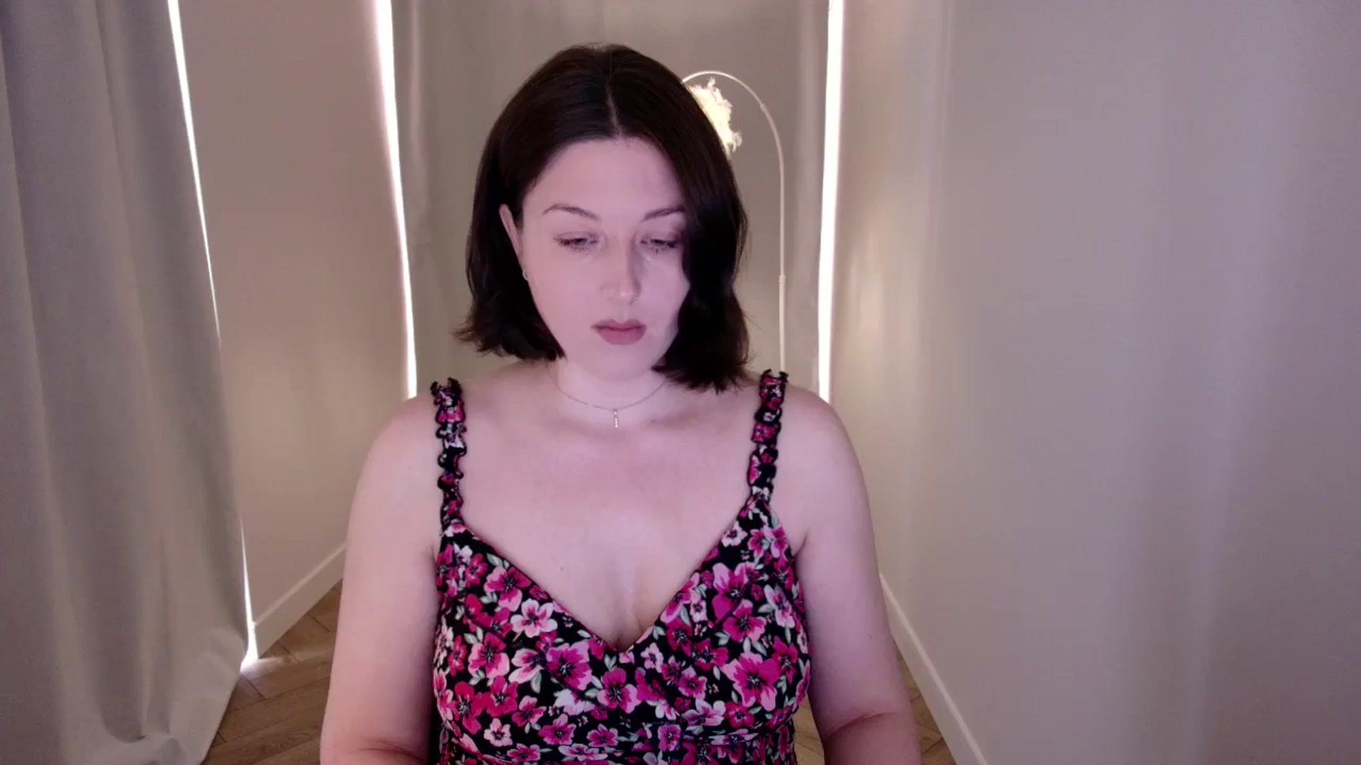 Gallery image thumbnail from Rockn_Grace's myfreecams stream on, 05/21/2024, 07:13 image 6 of 20