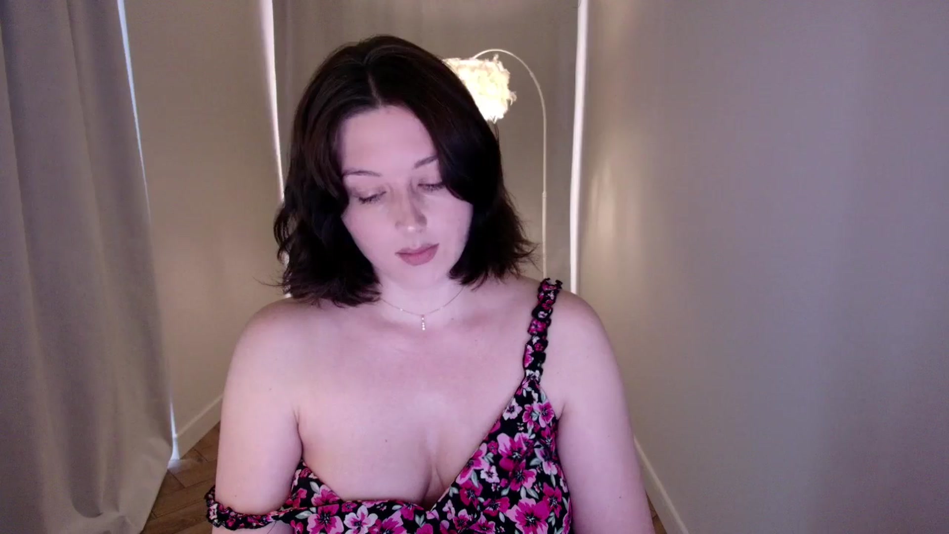 Gallery image thumbnail from Rockn_Grace's myfreecams stream on, 05/21/2024, 09:14 image 2 of 20