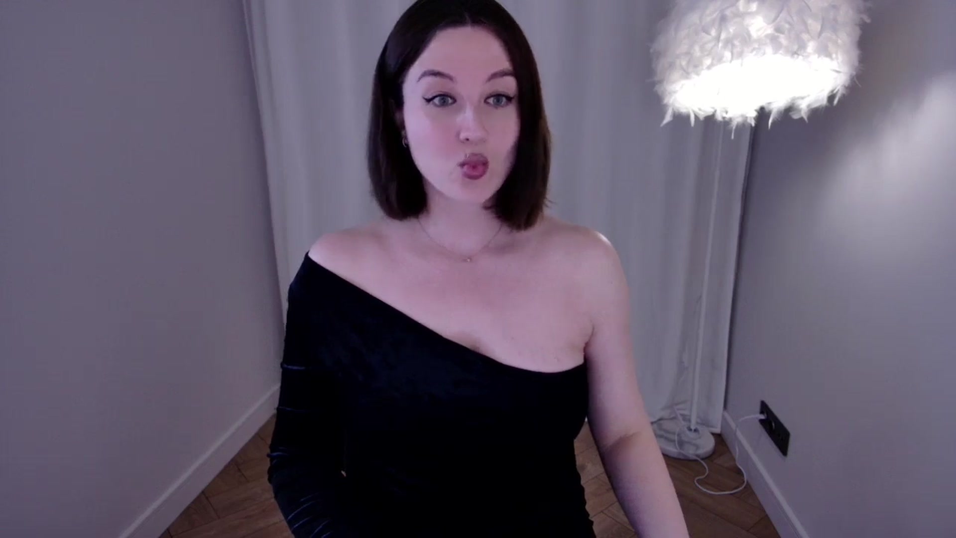 Gallery image thumbnail from Rockn_Grace's myfreecams stream on, 05/31/2024, 08:55 image 14 of 20