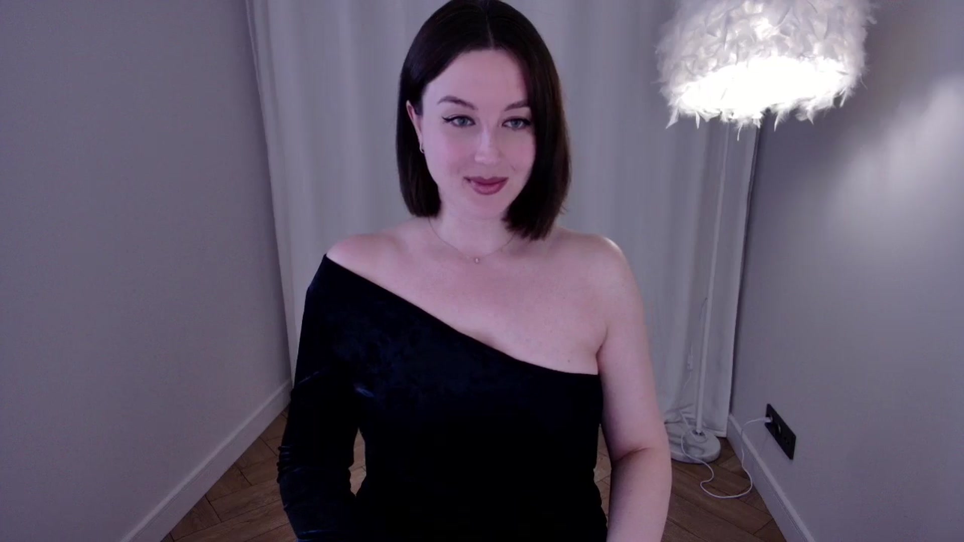 Gallery image thumbnail from Rockn_Grace's myfreecams stream on, 05/31/2024, 08:55 image 10 of 20