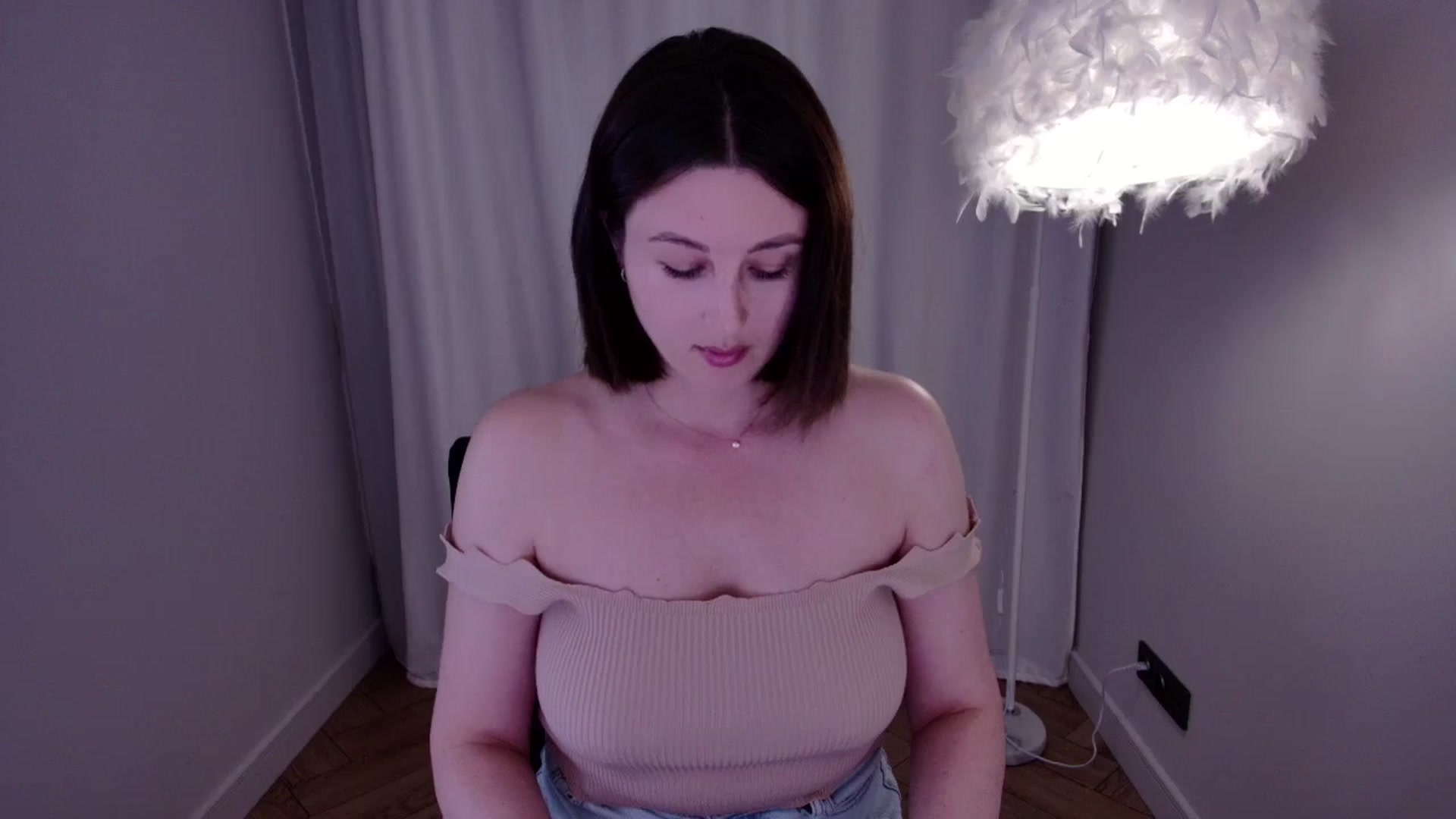 Gallery image thumbnail from Rockn_Grace's myfreecams stream on, 06/11/2024, 11:03 image 18 of 20
