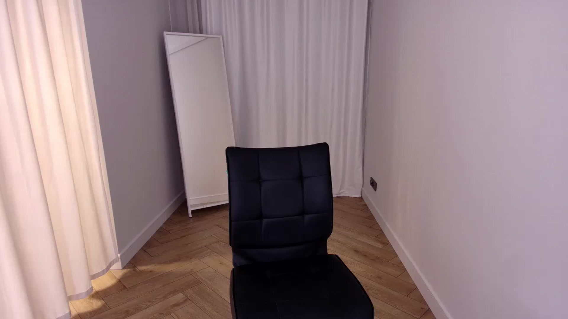 Gallery image thumbnail from Rockn_Grace's myfreecams stream on, 06/29/2024, 21:02 image 15 of 20