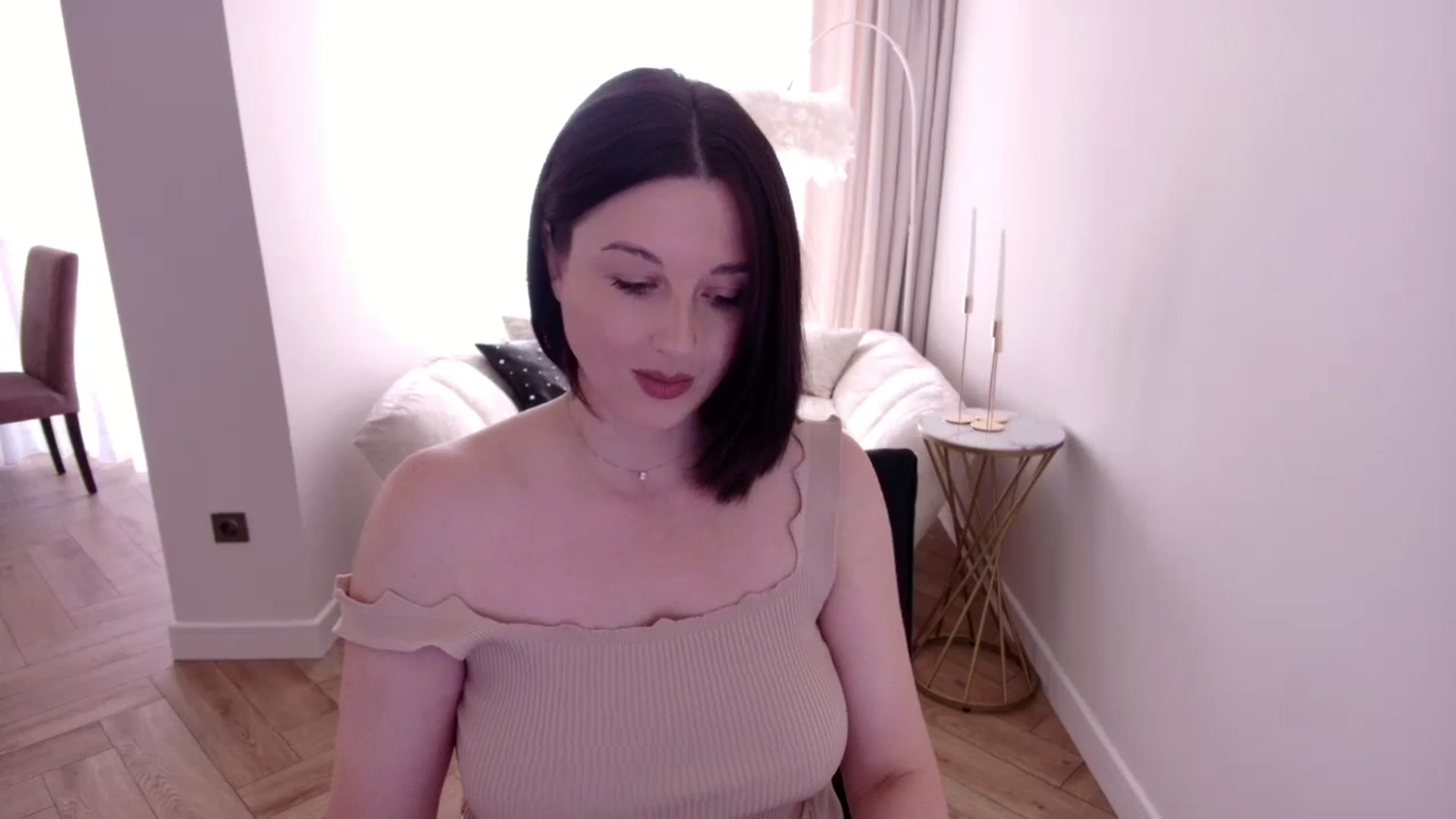 Gallery image thumbnail from Rockn_Grace's myfreecams stream on, 08/15/2024, 07:13 image 18 of 20