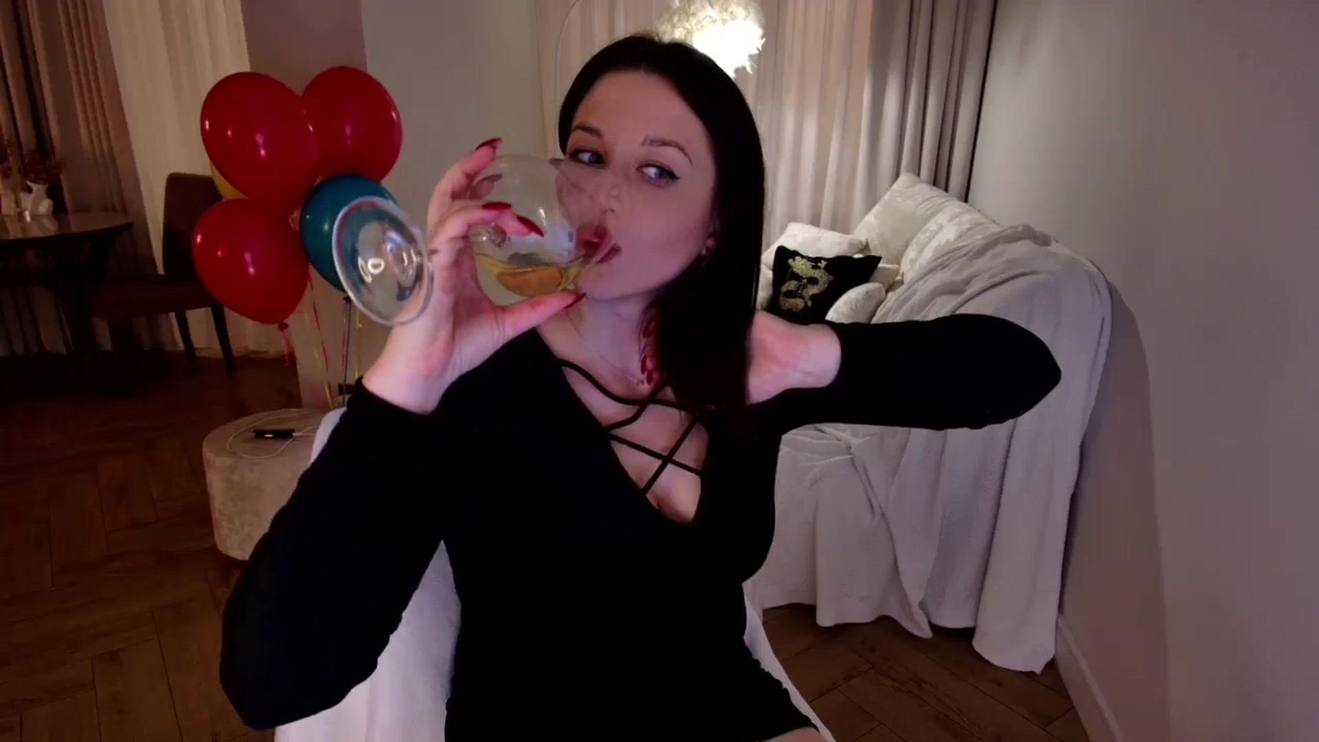 Gallery image thumbnail from Rockn_Grace's myfreecams stream on, 10/27/2024, 16:04 image 14 of 20