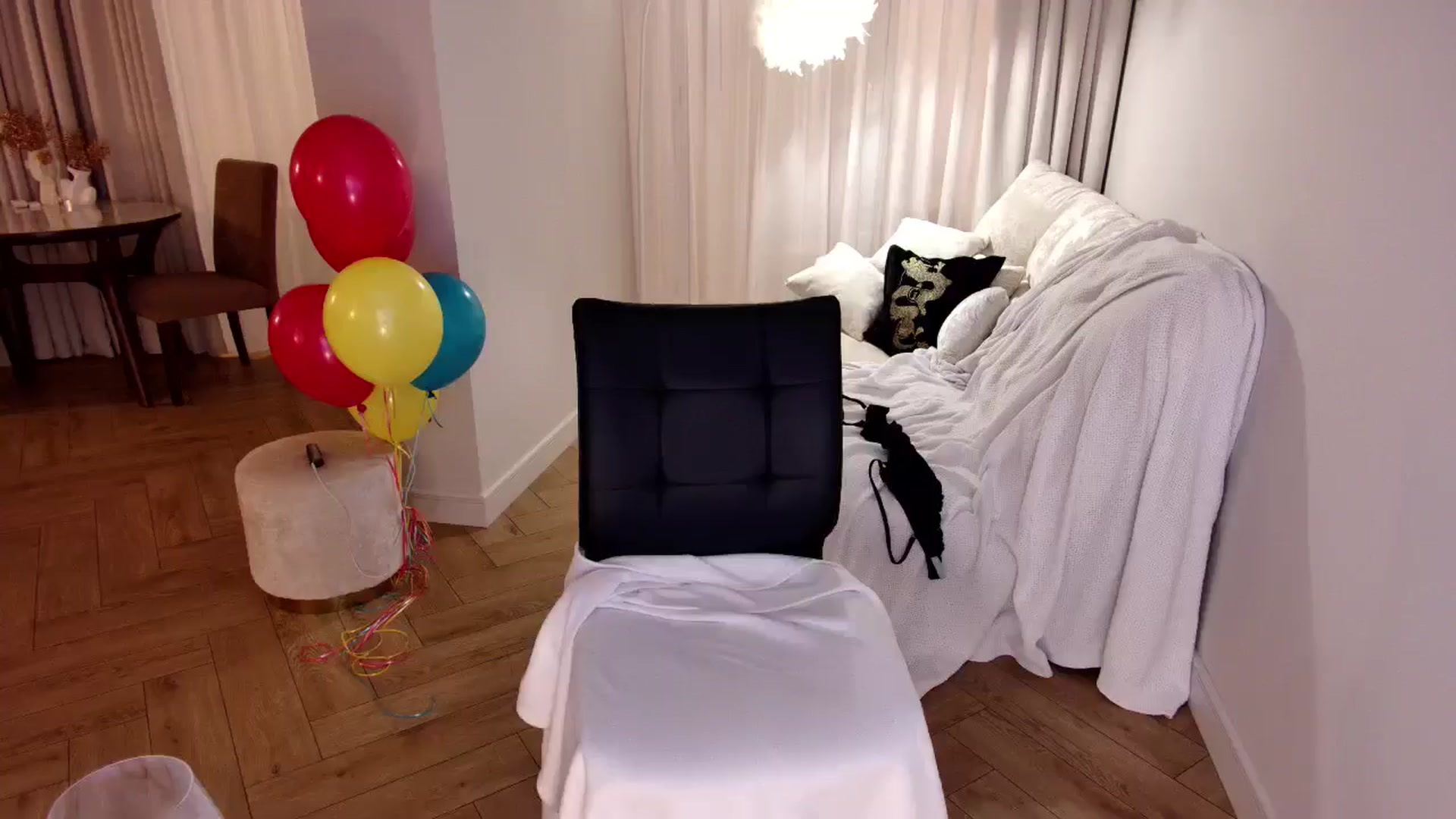 Gallery image thumbnail from Rockn_Grace's myfreecams stream on, 10/27/2024, 17:45 image 10 of 20