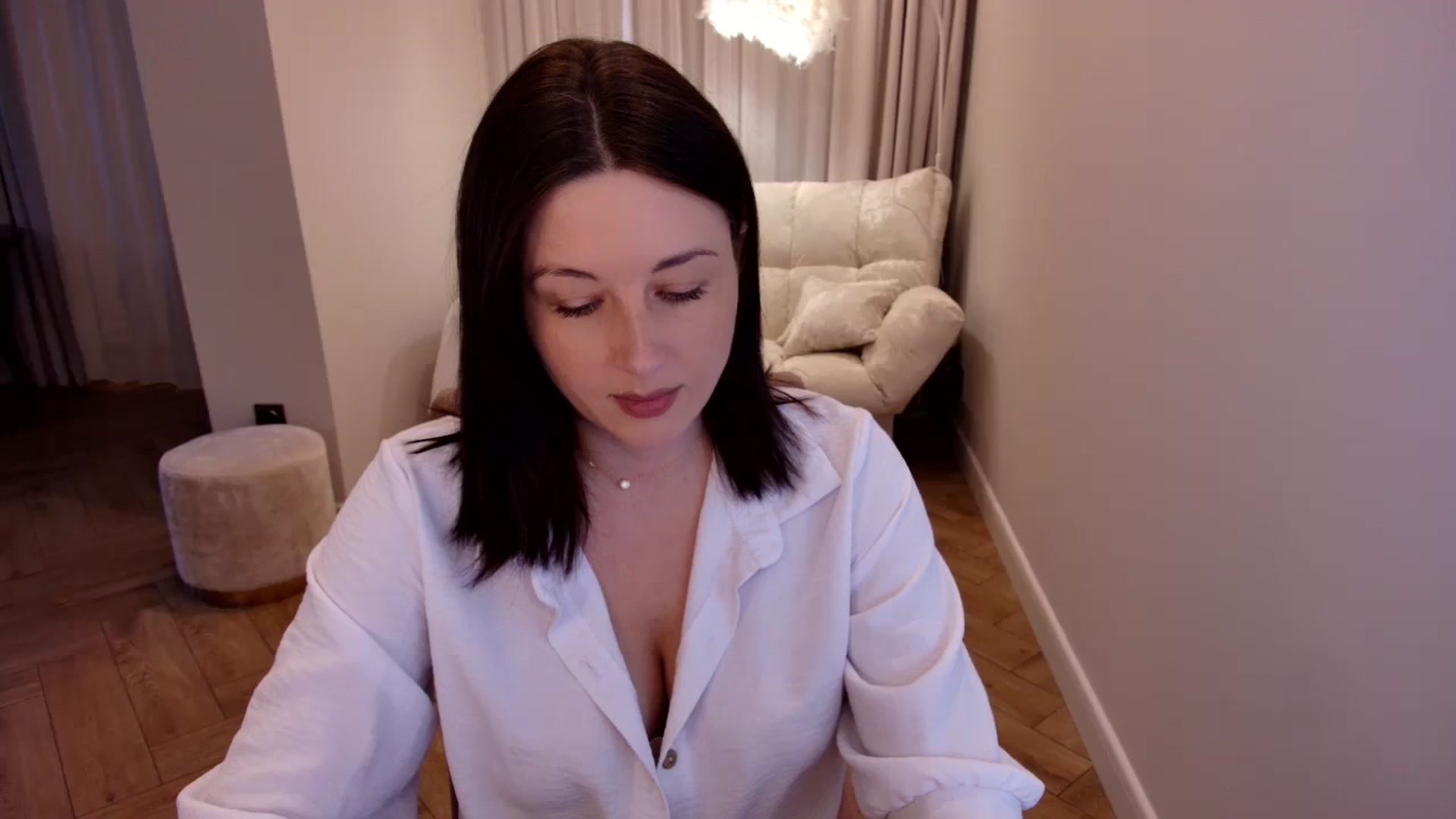 Gallery image thumbnail from Rockn_Grace's myfreecams stream on, 11/19/2024, 06:48 image 4 of 20