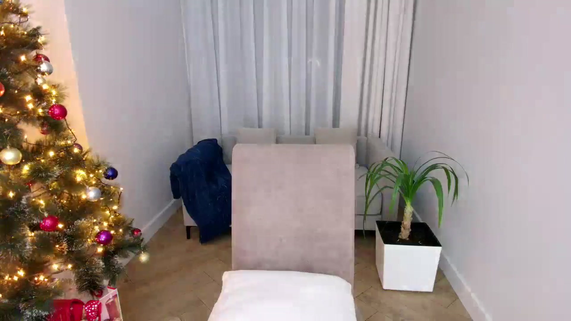 Gallery image thumbnail from Rockn_Grace's myfreecams stream on, 12/28/2024, 14:26 image 17 of 20