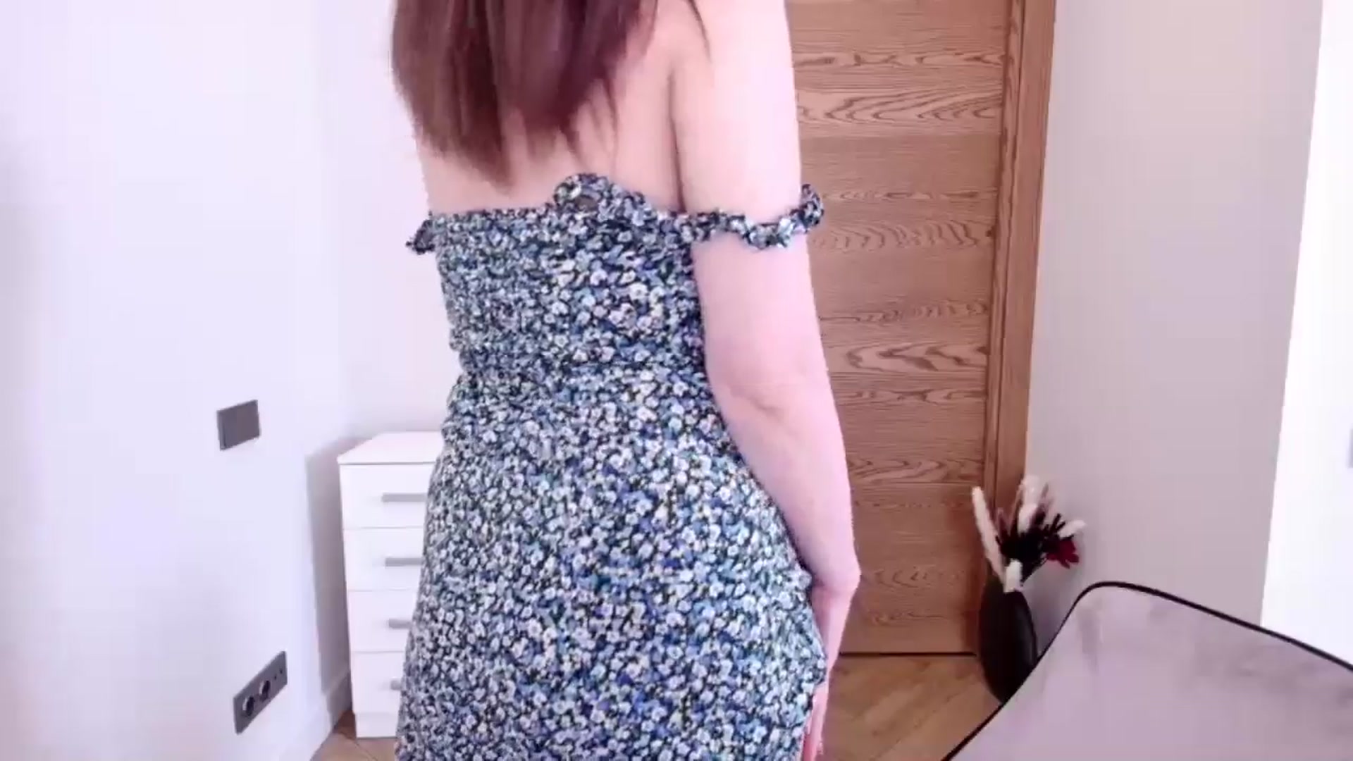 Gallery image thumbnail from Rockn_Grace's myfreecams stream on, 04/17/2025, 07:20 image 6 of 20