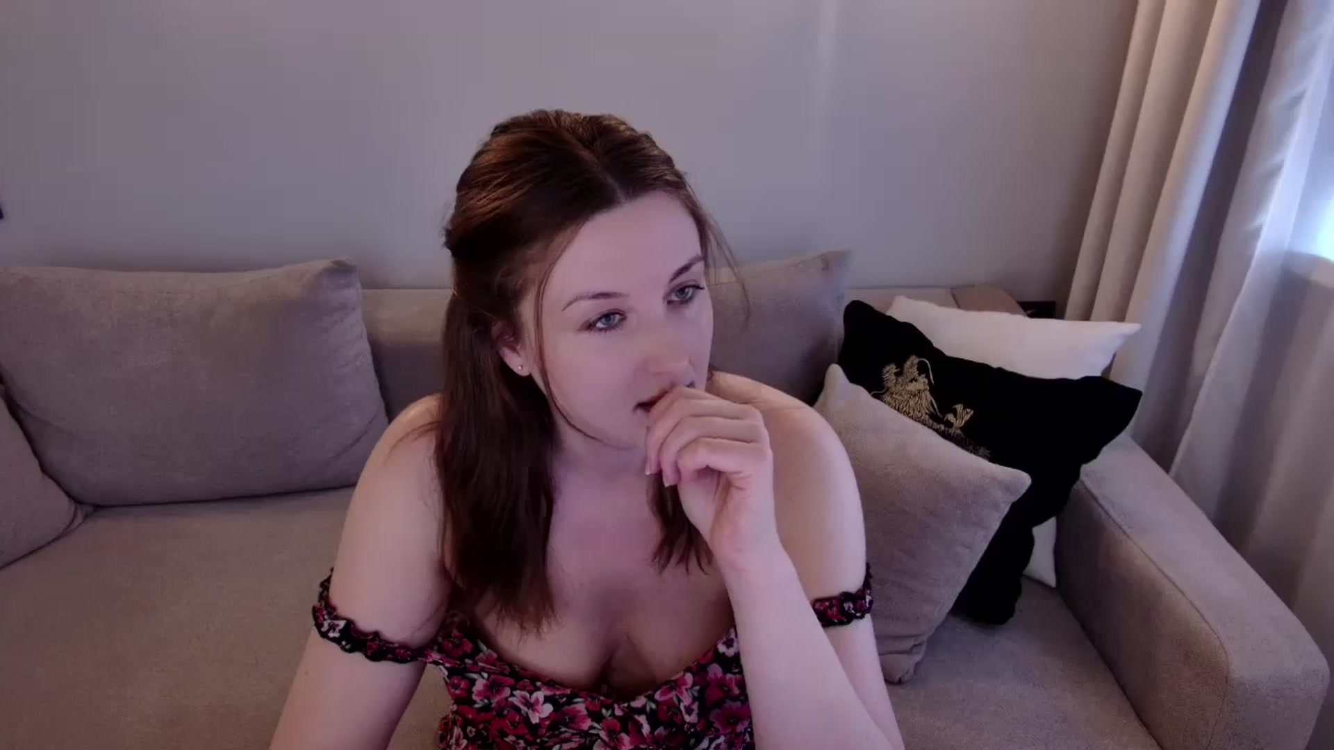 Gallery image thumbnail from Rockn_Grace's myfreecams stream on, 05/15/2025, 11:03 image 9 of 20
