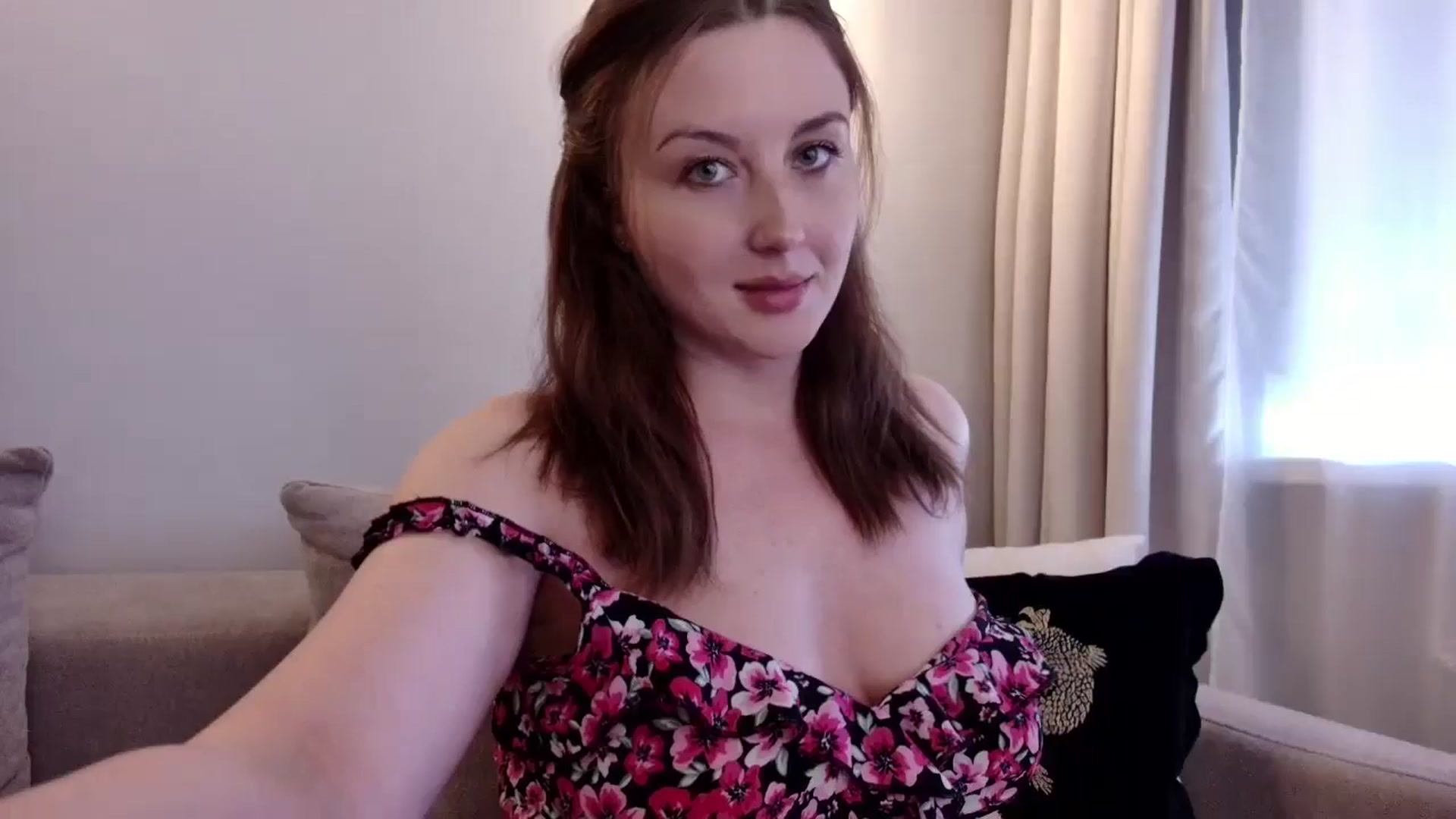 Gallery image thumbnail from Rockn_Grace's myfreecams stream on, 05/15/2025, 11:17 image 8 of 20