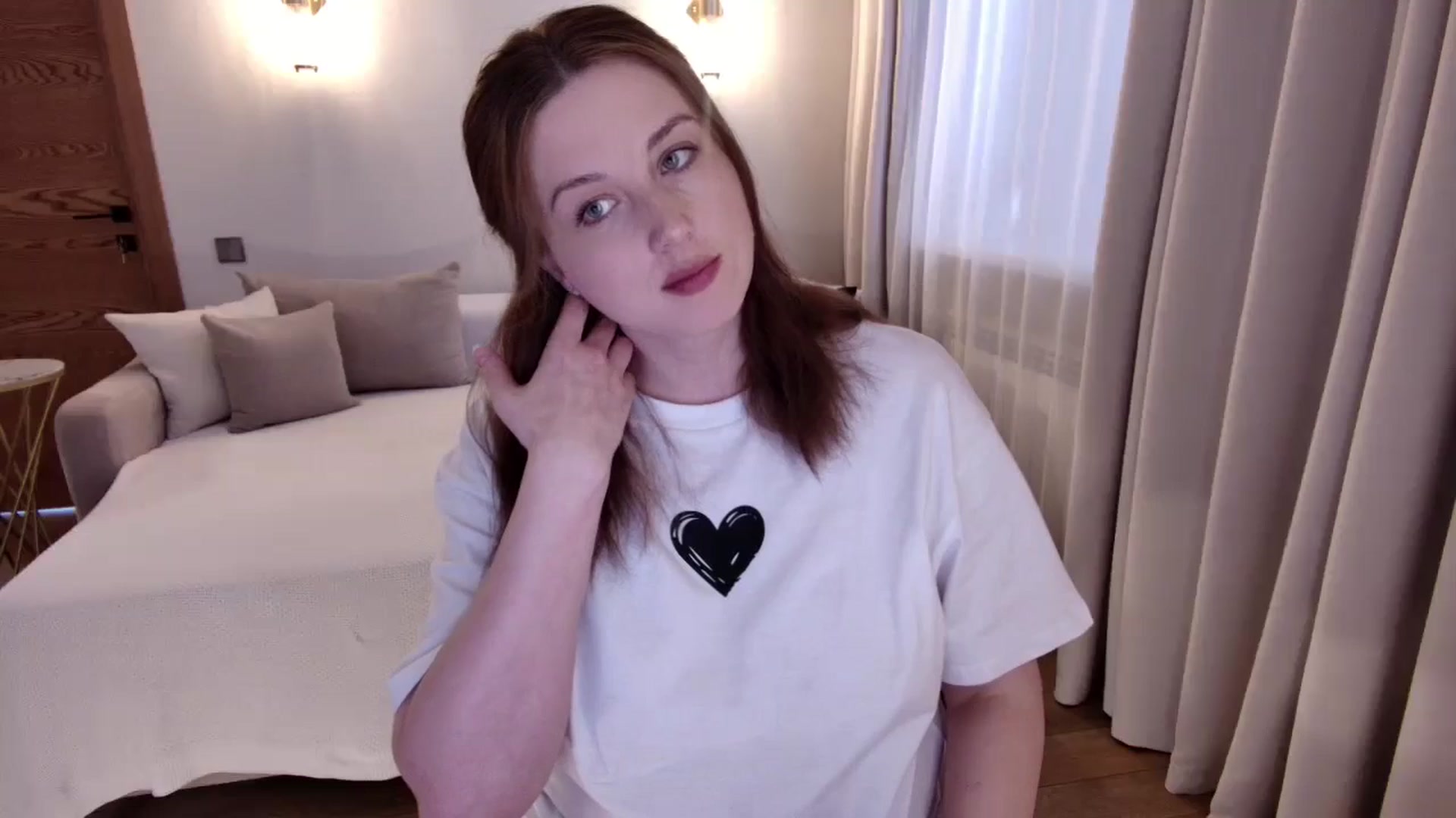 Gallery image thumbnail from Rockn_Grace's myfreecams stream on, 05/16/2025, 10:34 image 6 of 20