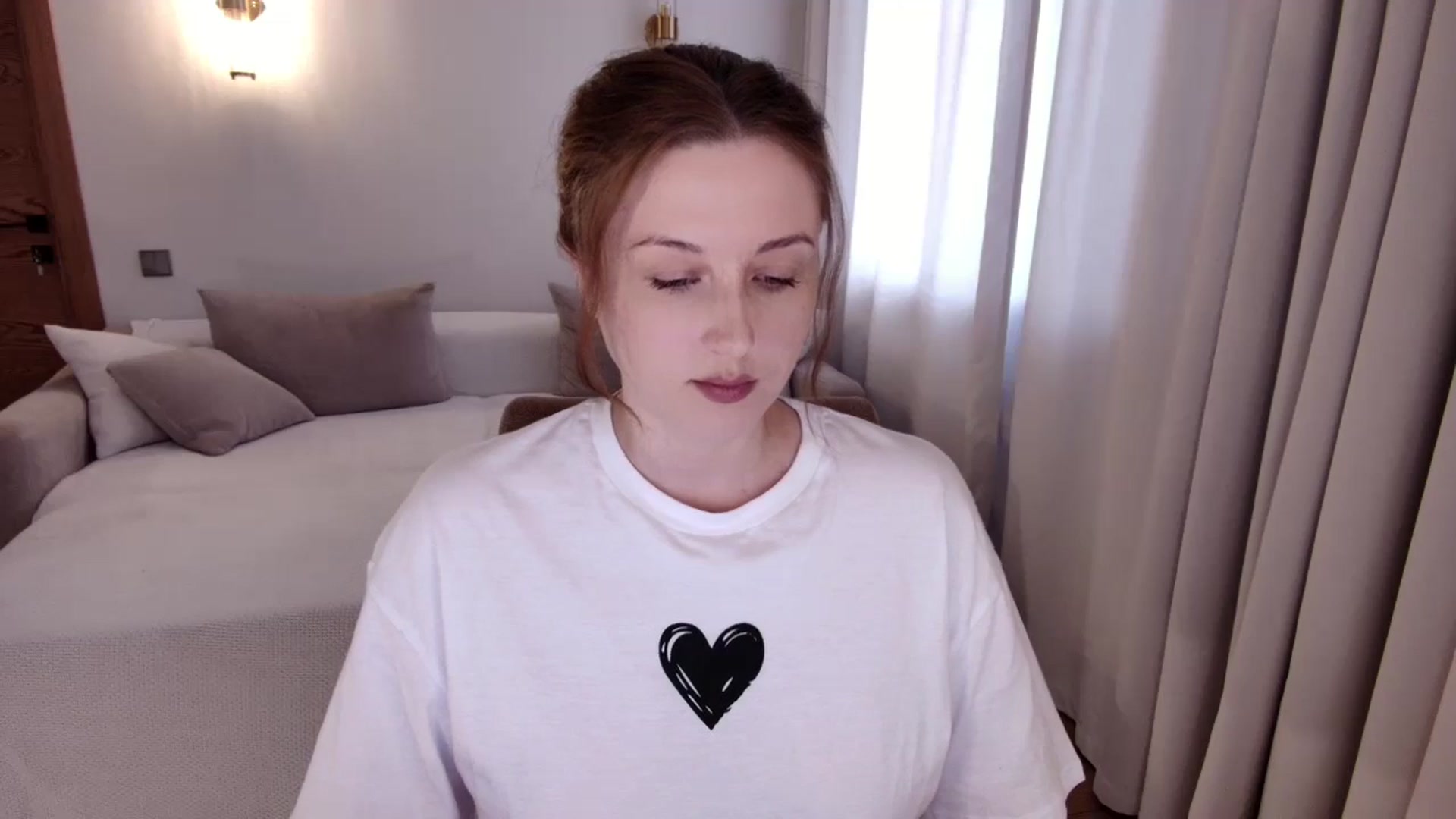 Gallery image thumbnail from Rockn_Grace's myfreecams stream on, 05/21/2025, 10:03 image 8 of 20
