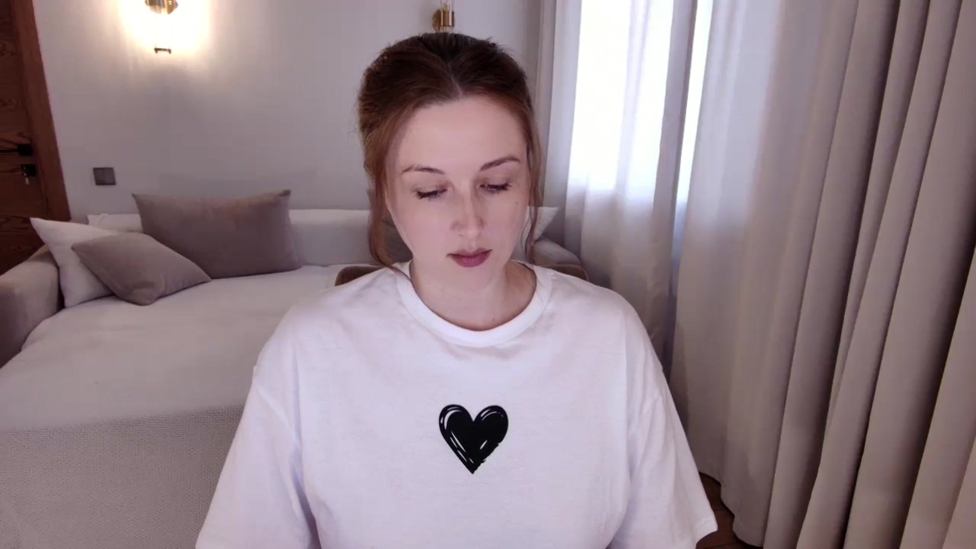 Gallery image thumbnail from Rockn_Grace's myfreecams stream on, 05/21/2025, 10:03 image 9 of 20