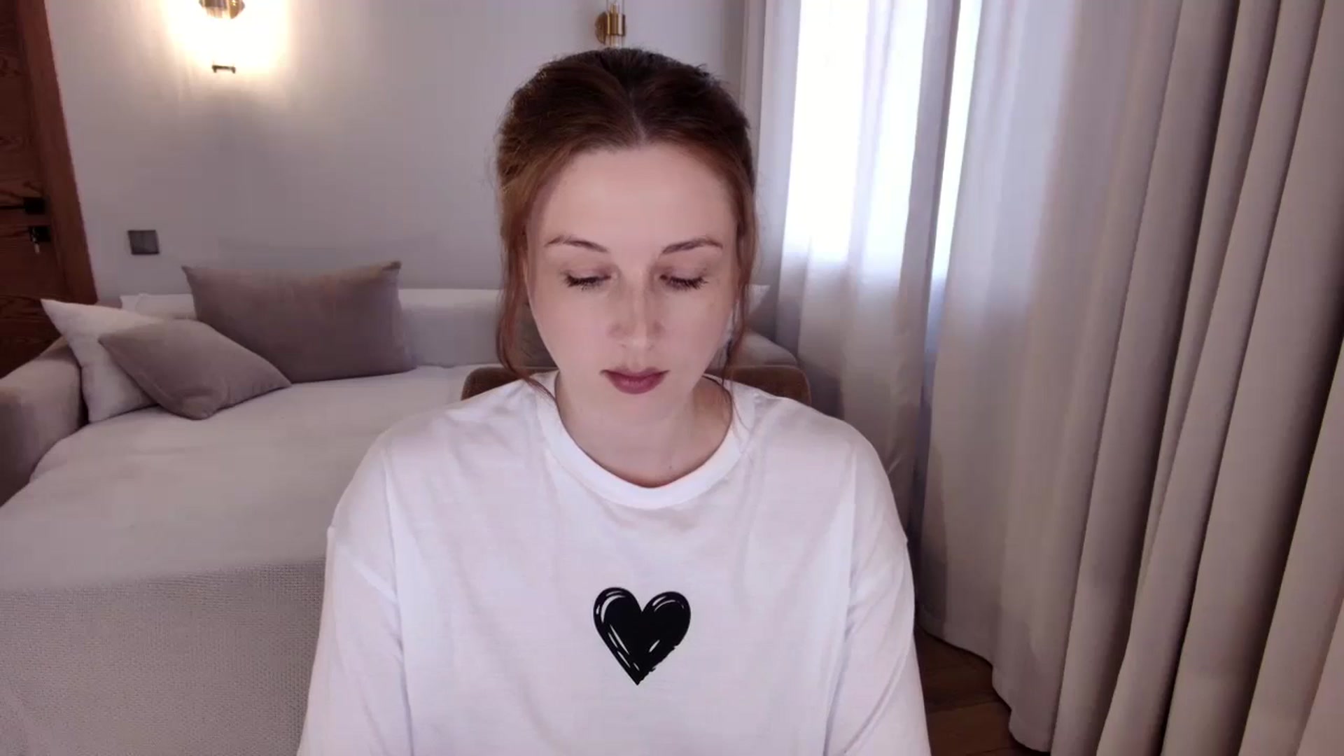 Gallery image thumbnail from Rockn_Grace's myfreecams stream on, 05/21/2025, 10:03 image 10 of 20