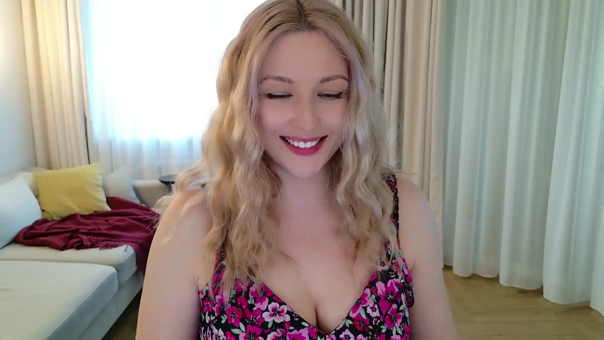 Gallery image thumbnail from Rockn_Grace's myfreecams stream on, 04/09/2026, 09:48 image 4 of 20