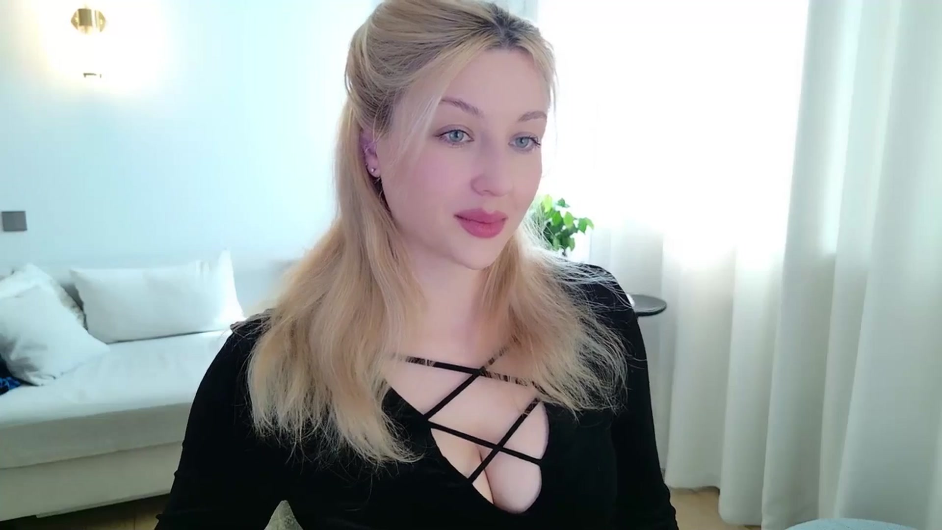Gallery image thumbnail from Rockn_Grace's myfreecams stream on, 04/29/2026, 07:36 image 9 of 20