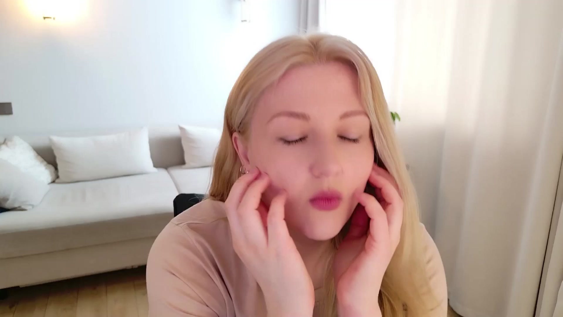 Gallery image thumbnail from Rockn_Grace's myfreecams stream on, 04/30/2026, 08:09 image 12 of 20
