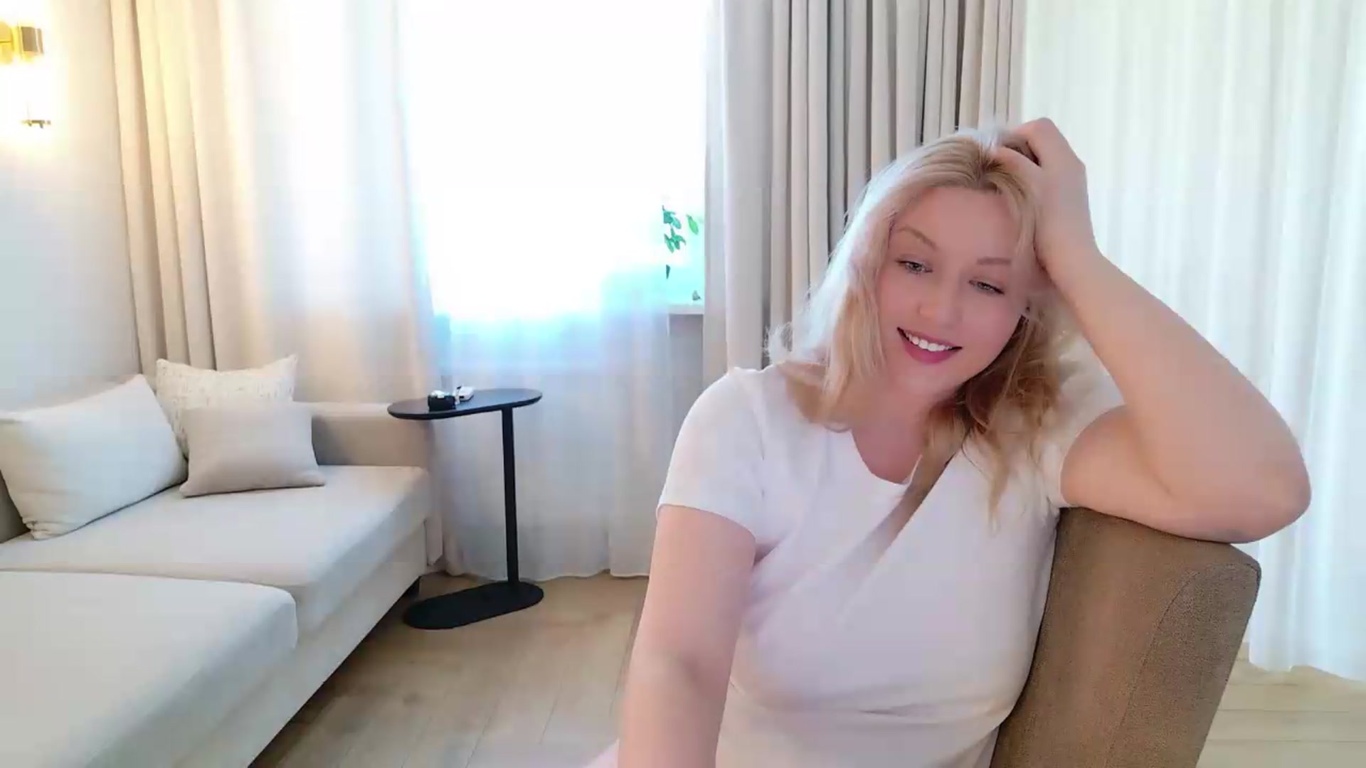 Gallery image thumbnail from Rockn_Grace's myfreecams stream on, 05/05/2026, 11:01 image 12 of 20