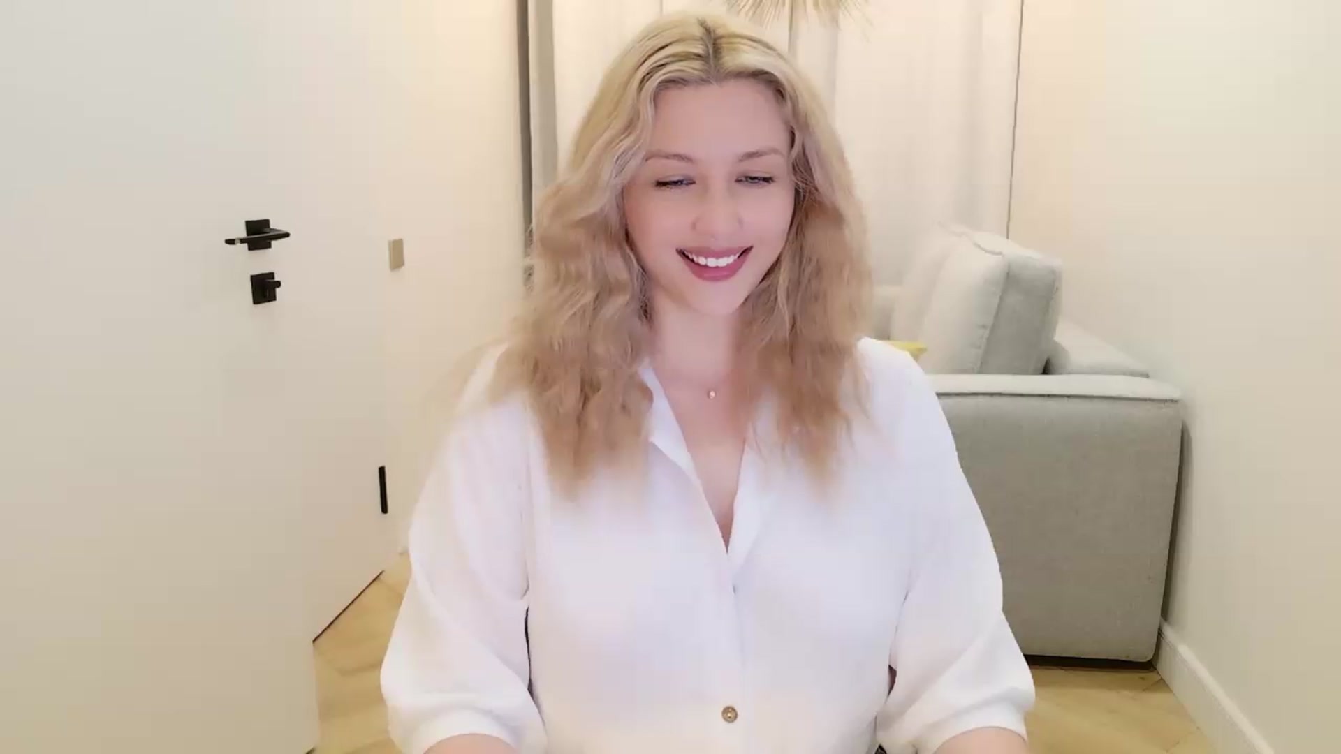Gallery image thumbnail from Rockn_Grace's myfreecams stream on, 05/26/2026, 18:19 image 20 of 20