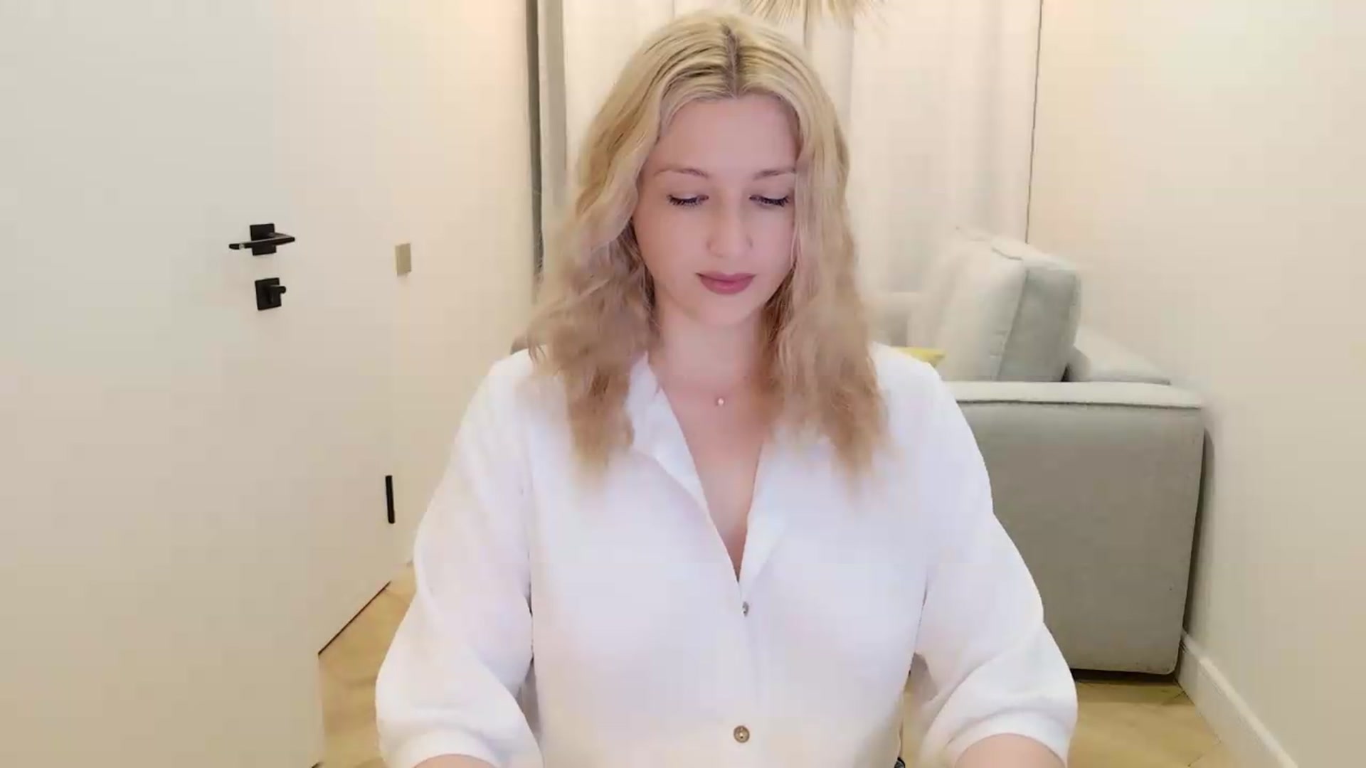 Gallery image thumbnail from Rockn_Grace's myfreecams stream on, 05/26/2026, 18:19 image 18 of 20