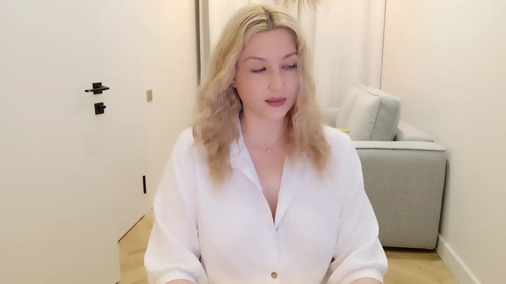 Gallery image thumbnail from Rockn_Grace's myfreecams stream on, 05/26/2026, 18:19 image 17 of 20
