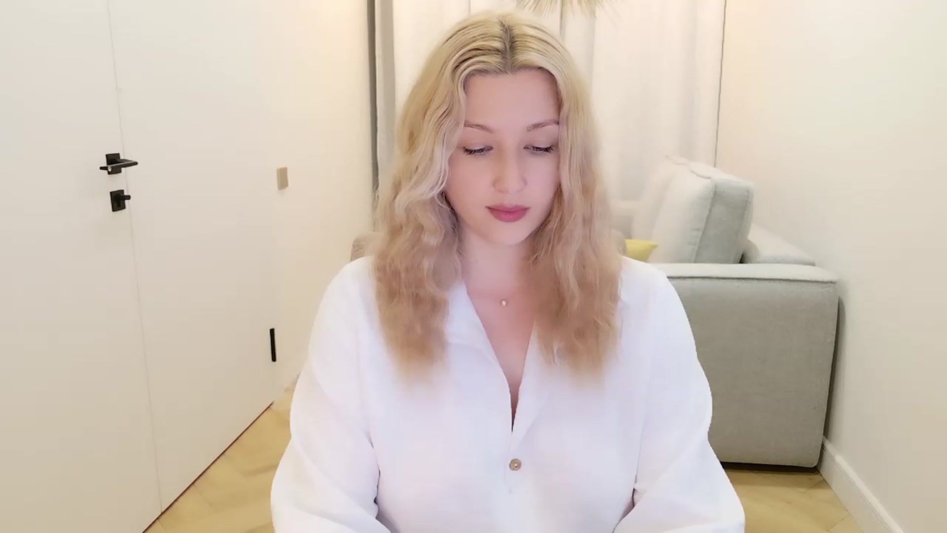Gallery image thumbnail from Rockn_Grace's myfreecams stream on, 05/26/2026, 19:19 image 9 of 20