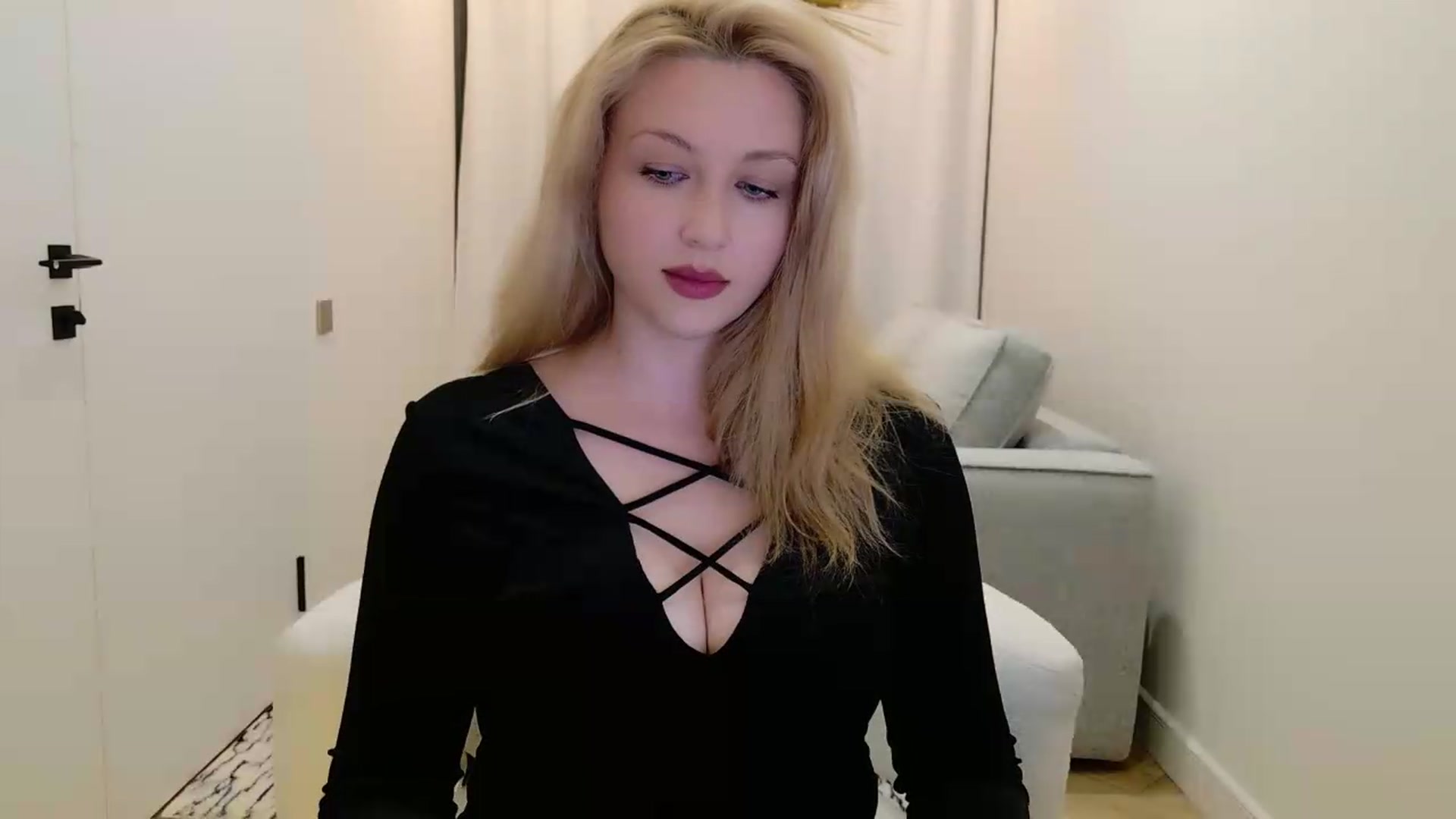 Gallery image thumbnail from Rockn_Grace's myfreecams stream on, 06/22/2026, 21:12 image 17 of 20