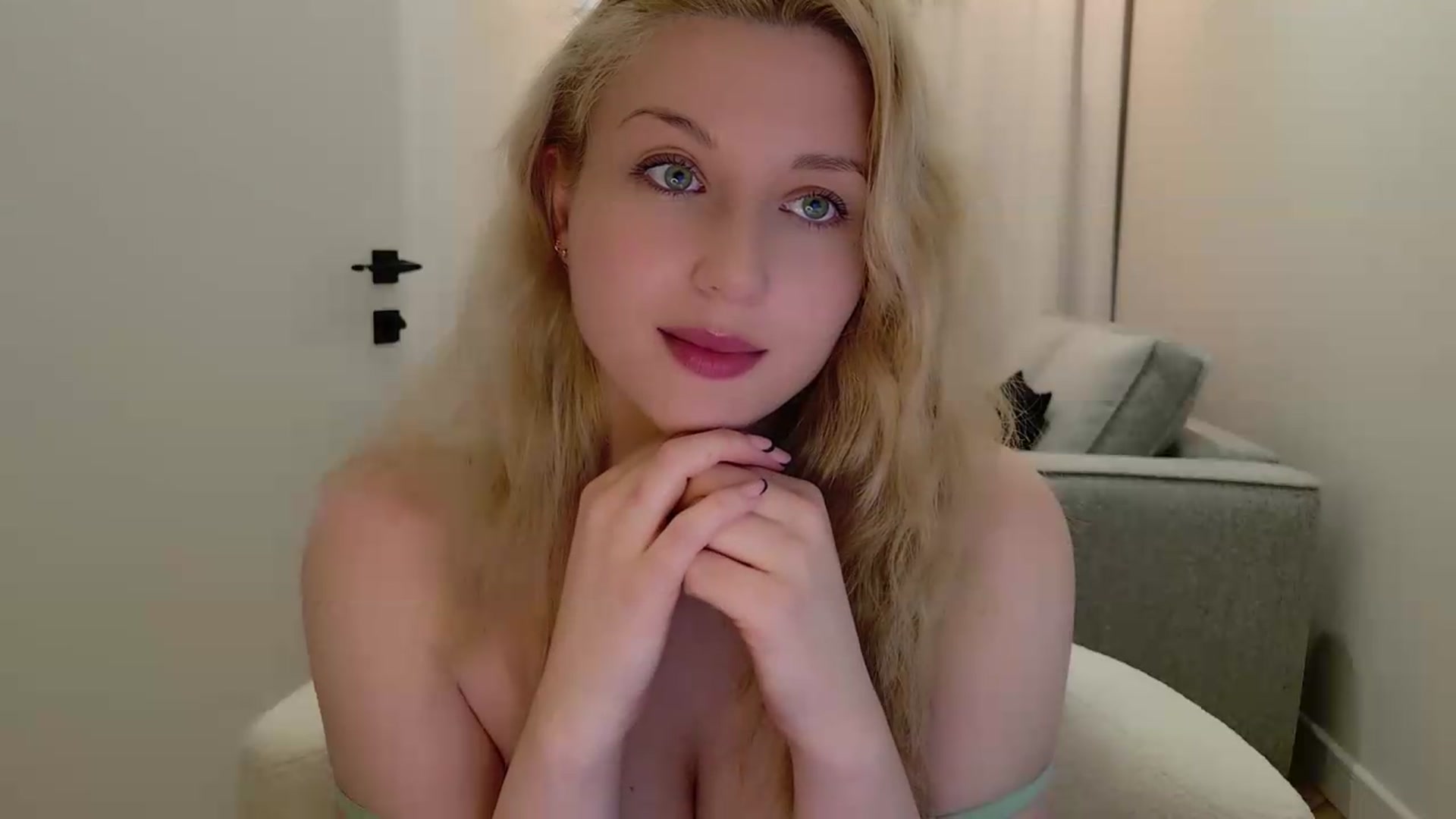Gallery image thumbnail from Rockn_Grace's myfreecams stream on, 07/01/2026, 13:31 image 9 of 20