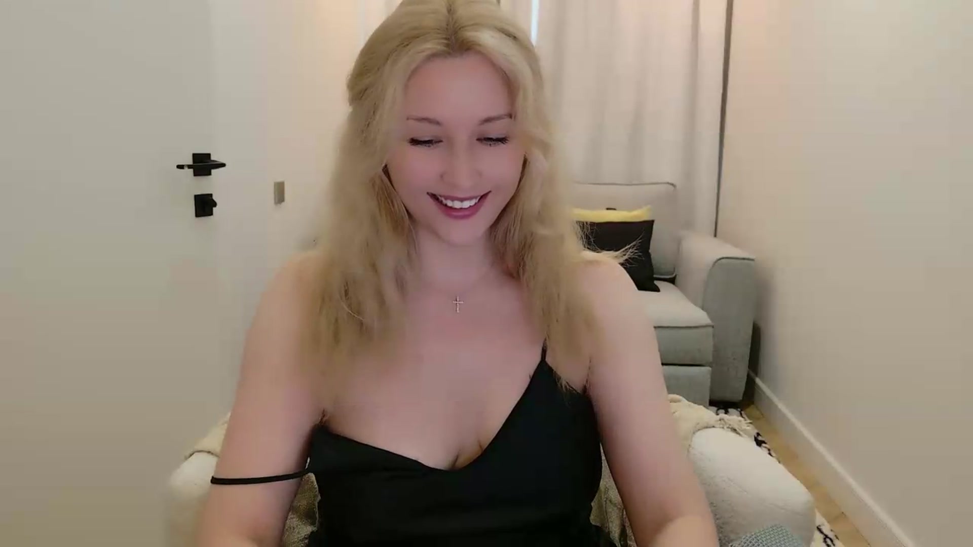 Gallery image thumbnail from Rockn_Grace's myfreecams stream on, 07/03/2026, 15:02 image 4 of 20