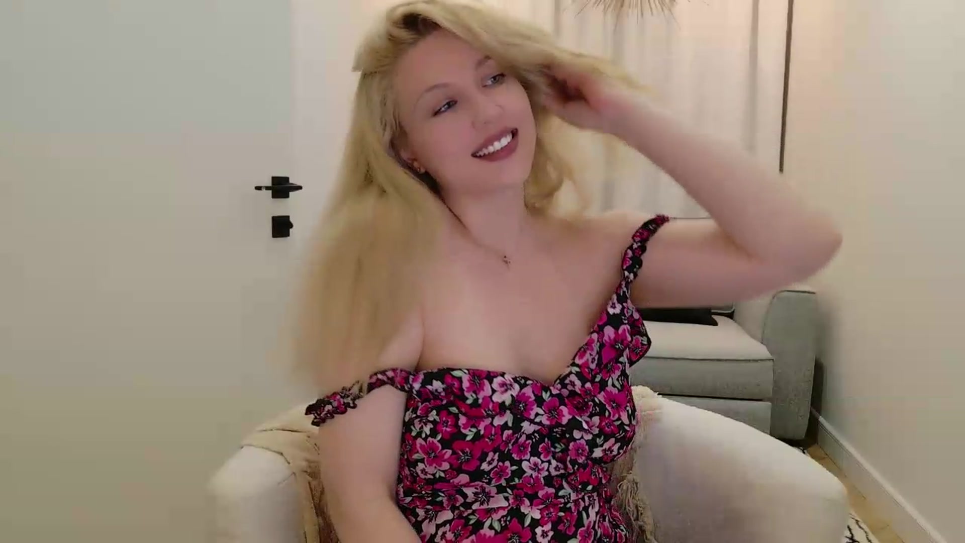 Gallery image thumbnail from Rockn_Grace's myfreecams stream on, 07/06/2026, 17:31 image 5 of 20
