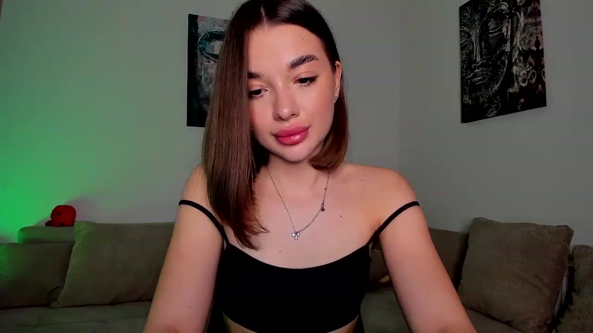 Gallery image thumbnail from Rockn_Queen's myfreecams stream on, 03/08/2023, 16:19 image 15 of 20