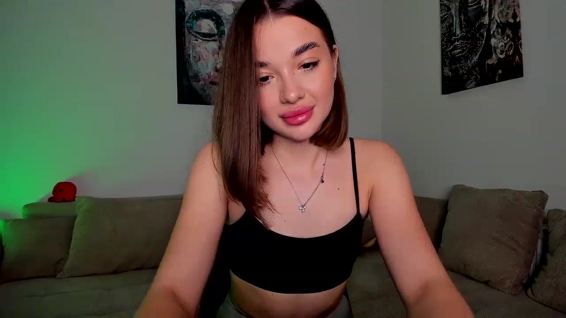 Gallery image thumbnail from Rockn_Queen's myfreecams stream on, 03/08/2023, 16:19 image 6 of 20
