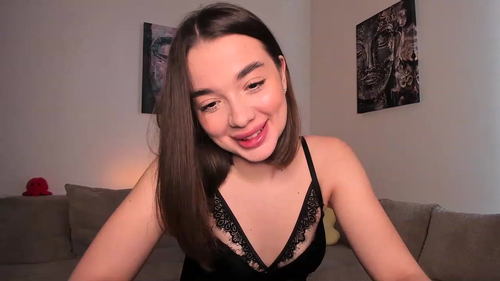 Gallery image thumbnail from Rockn_Queen's myfreecams stream on, 04/10/2023, 13:00 image 3 of 20