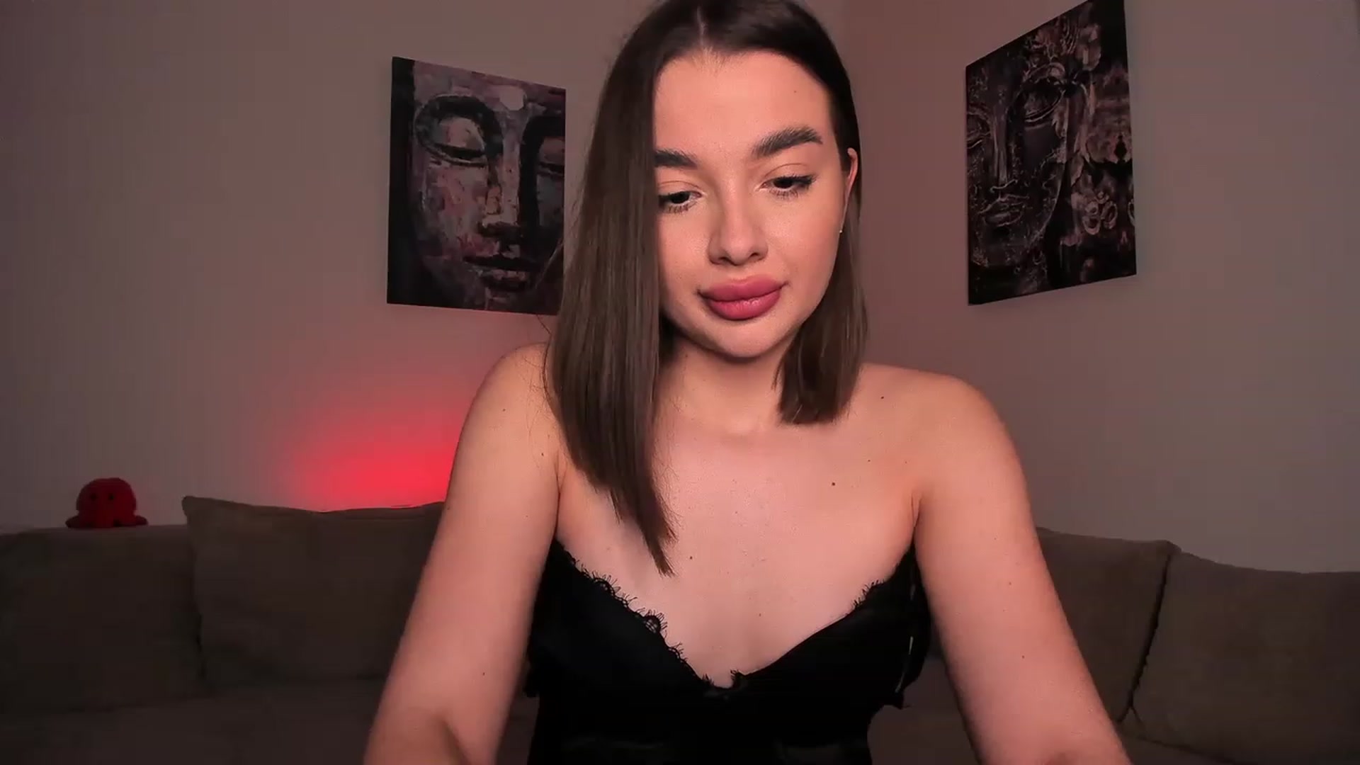 Gallery image thumbnail from Rockn_Queen's myfreecams stream on, 04/10/2023, 21:28 image 15 of 20