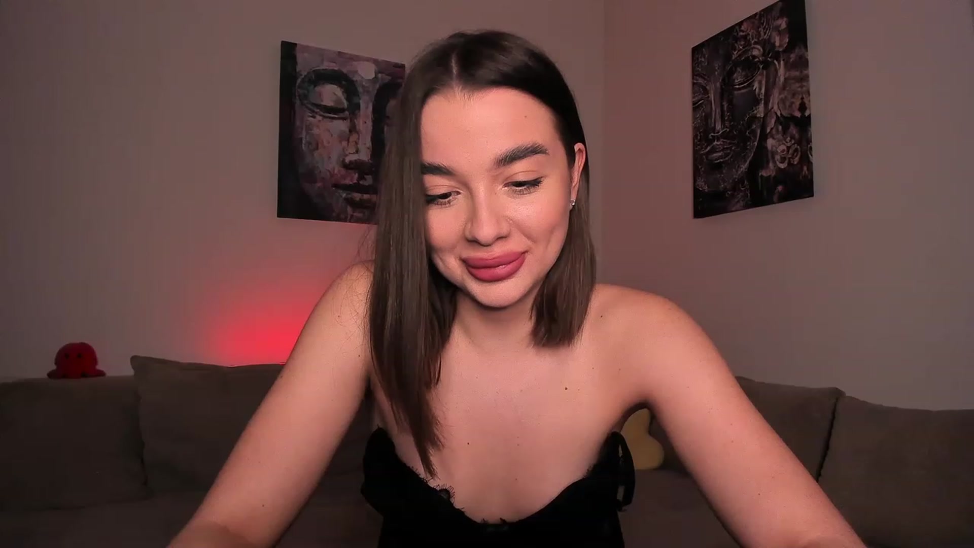 Gallery image thumbnail from Rockn_Queen's myfreecams stream on, 04/10/2023, 21:28 image 14 of 20