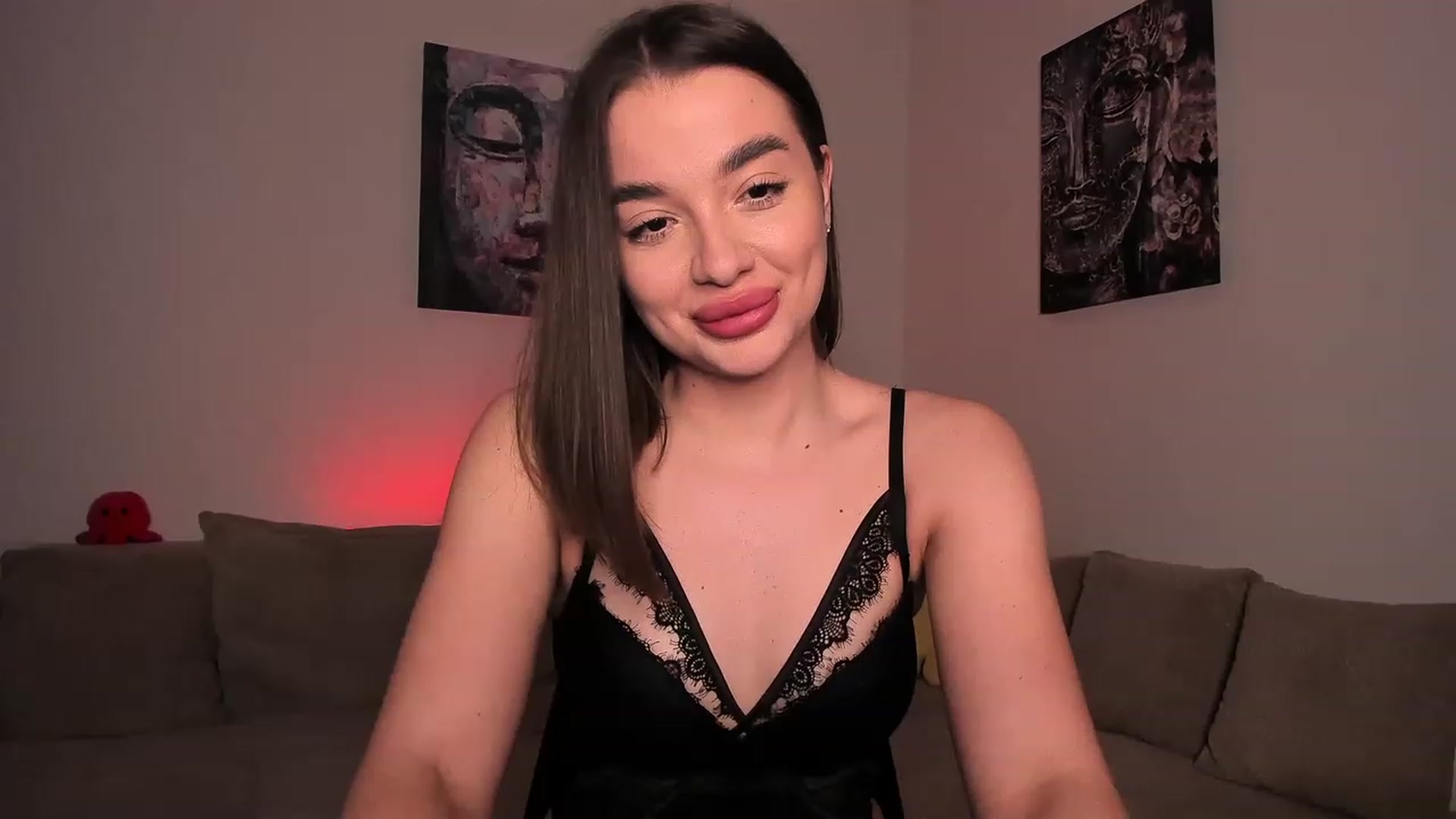 Gallery image thumbnail from Rockn_Queen's myfreecams stream on, 04/10/2023, 22:18 image 14 of 20