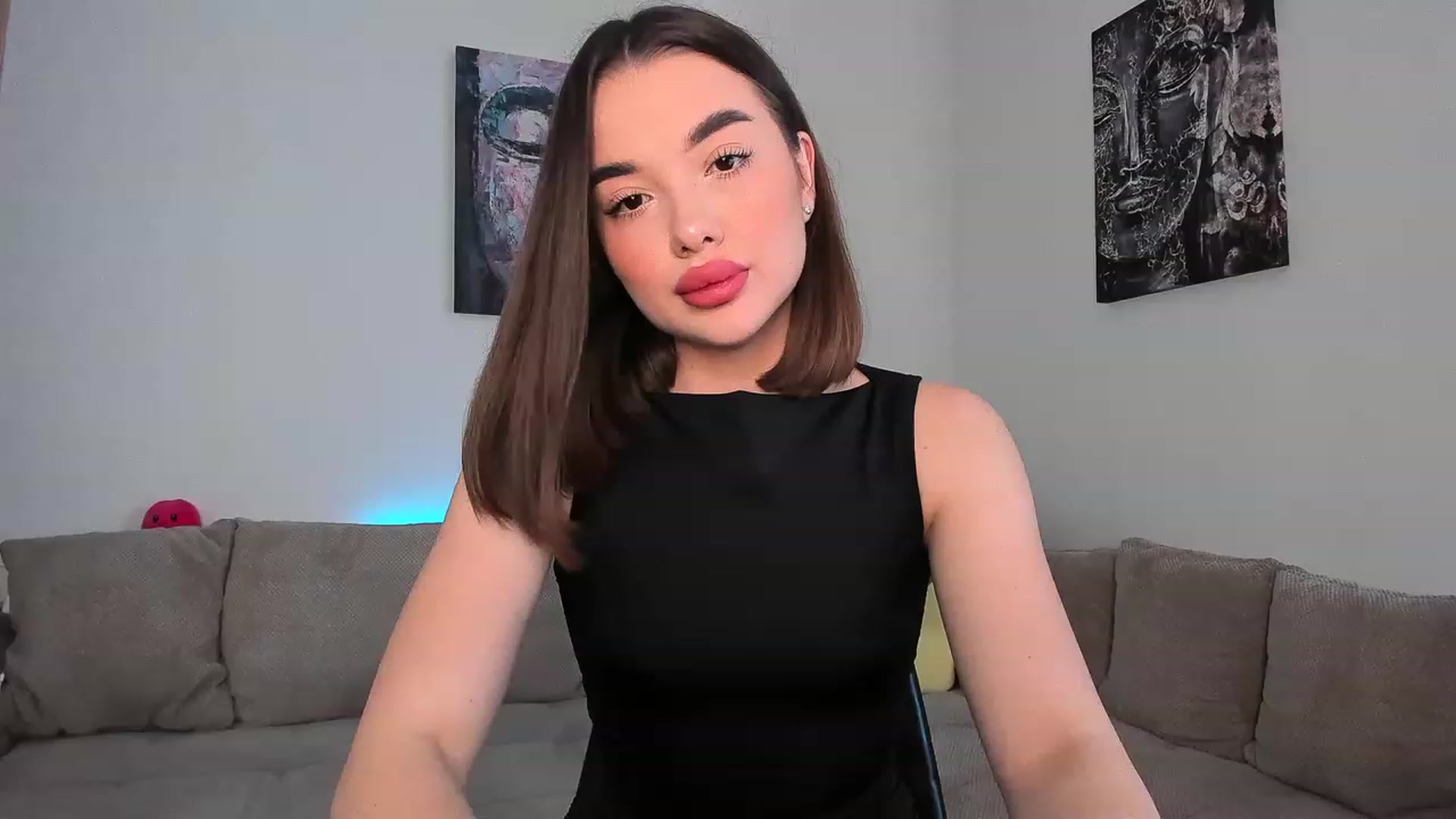 Gallery image thumbnail from Rockn_Queen's myfreecams stream on, 04/18/2023, 12:16 image 12 of 20