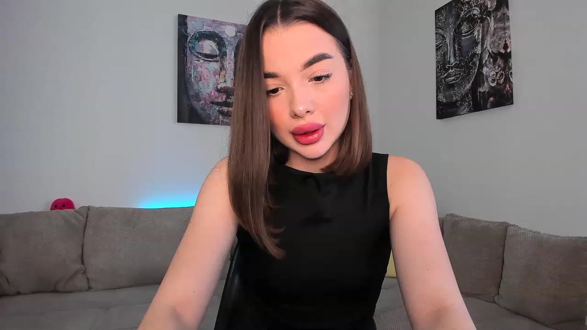 Gallery image thumbnail from Rockn_Queen's myfreecams stream on, 04/18/2023, 12:16 image 5 of 20
