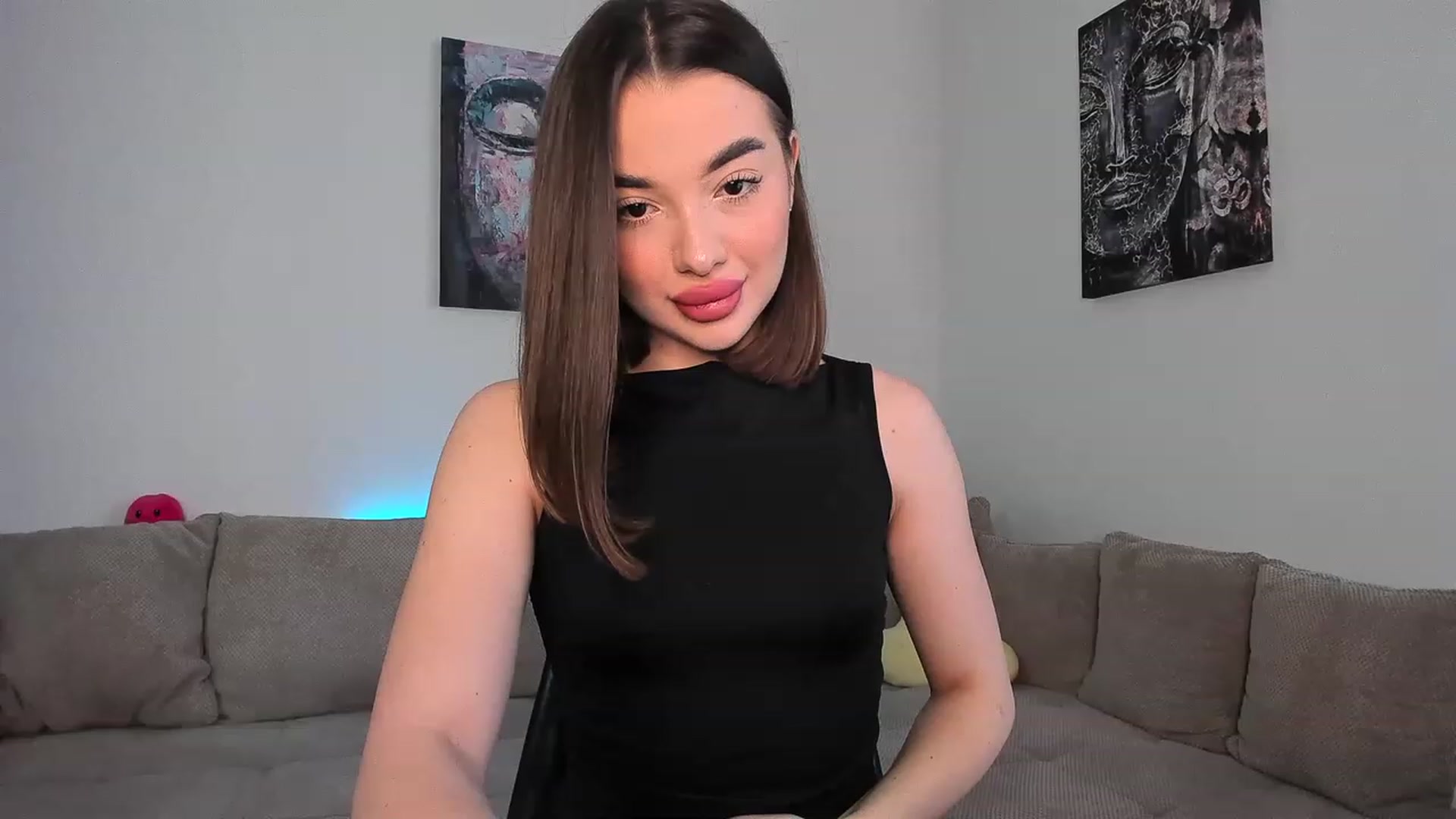 Gallery image thumbnail from Rockn_Queen's myfreecams stream on, 04/18/2023, 12:16 image 1 of 20