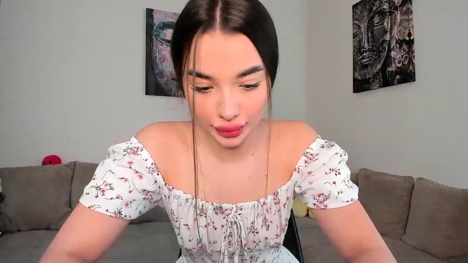 Gallery image thumbnail from Rockn_Queen's myfreecams stream on, 04/19/2023, 11:50 image 12 of 20