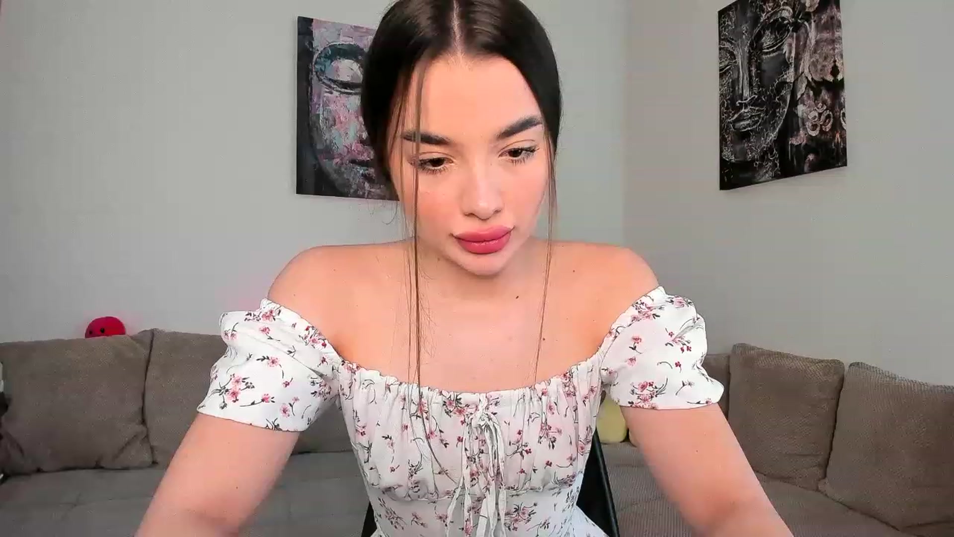 Gallery image thumbnail from Rockn_Queen's myfreecams stream on, 04/19/2023, 11:50 image 15 of 20