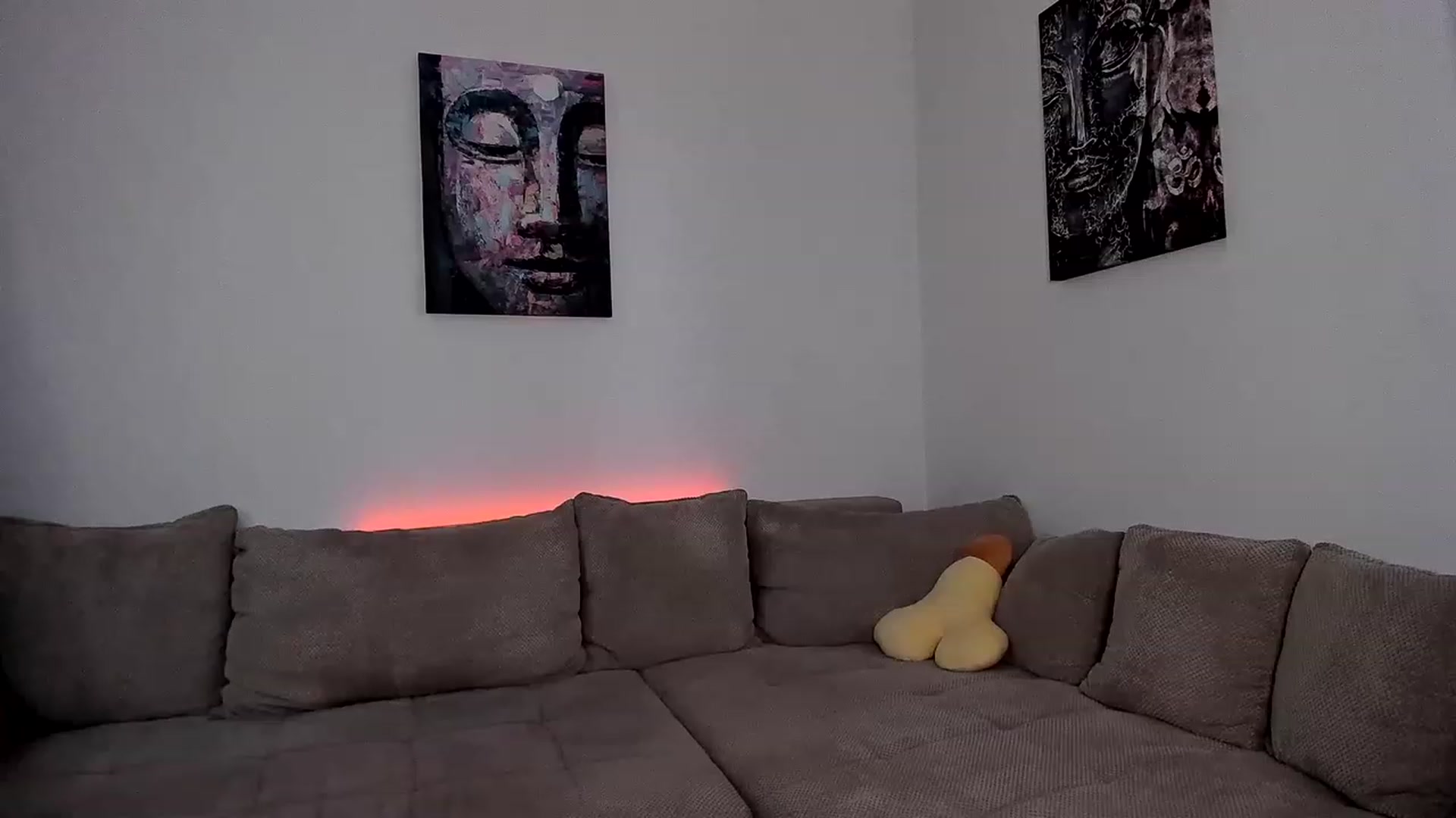 Gallery image thumbnail from Rockn_Queen's myfreecams stream on, 04/20/2023, 14:50 image 19 of 20
