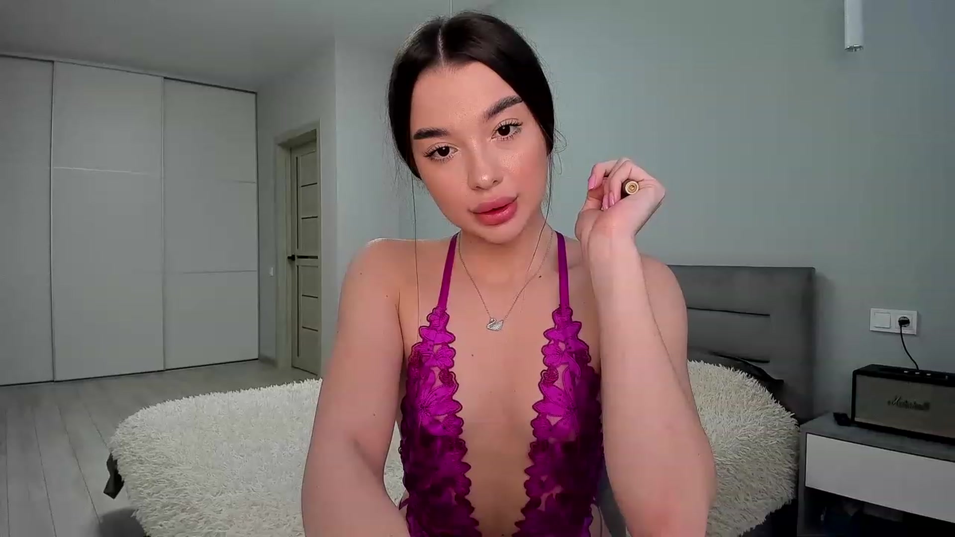 Gallery image thumbnail from Rockn_Queen's myfreecams stream on, 05/08/2023, 15:57 image 6 of 20
