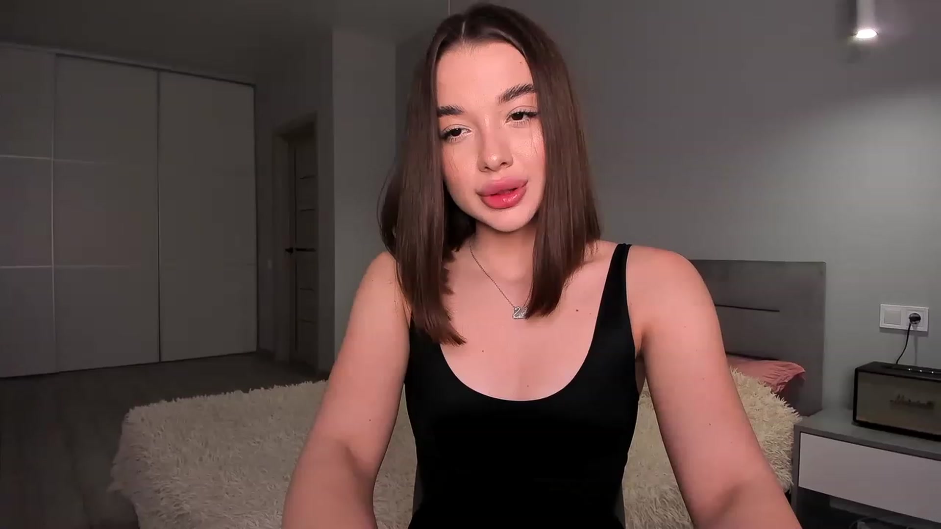 Gallery image thumbnail from Rockn_Queen's myfreecams stream on, 05/28/2023, 20:33 image 15 of 20