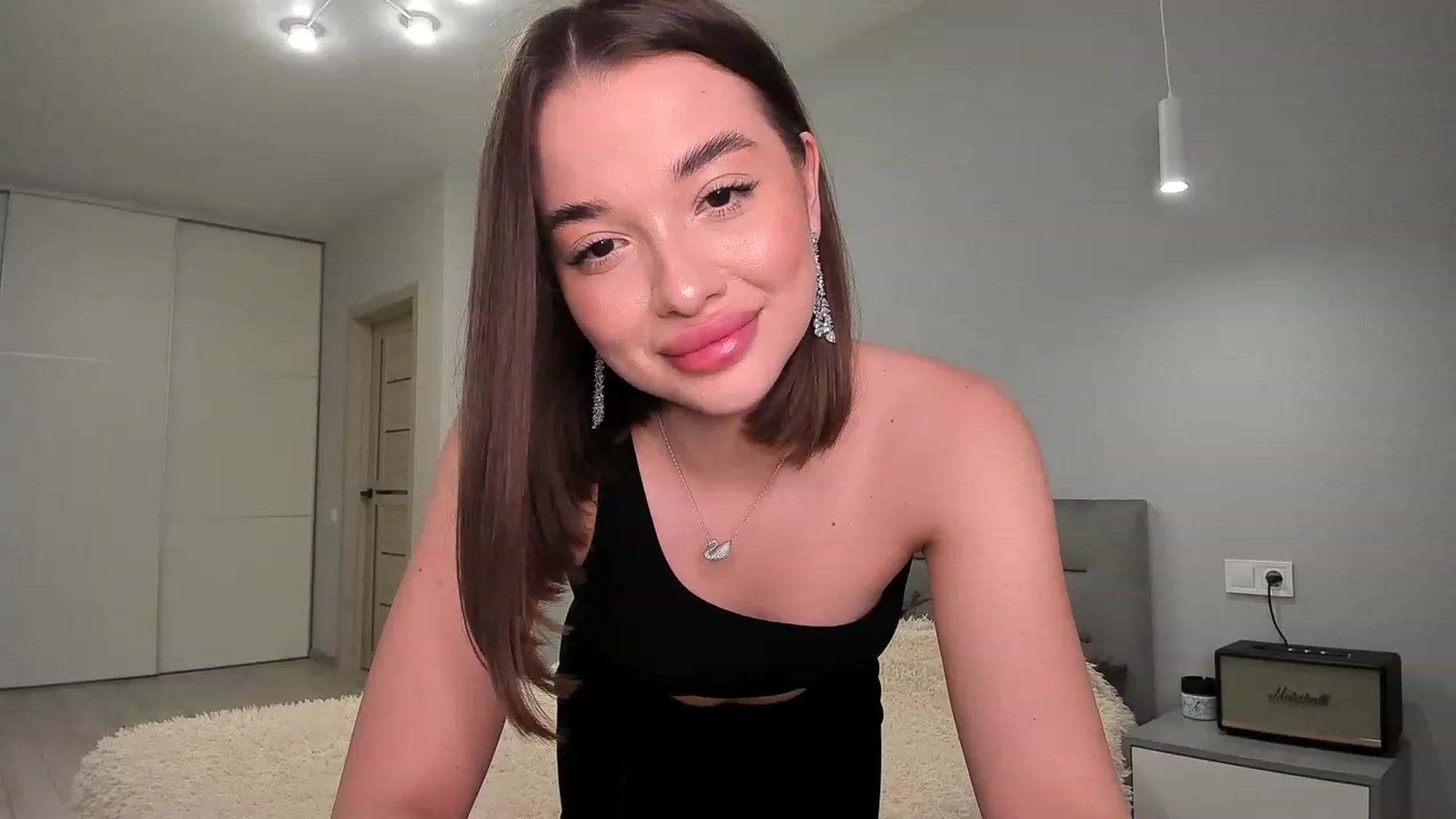 Gallery image thumbnail from Rockn_Queen's myfreecams stream on, 06/04/2023, 18:54 image 1 of 20