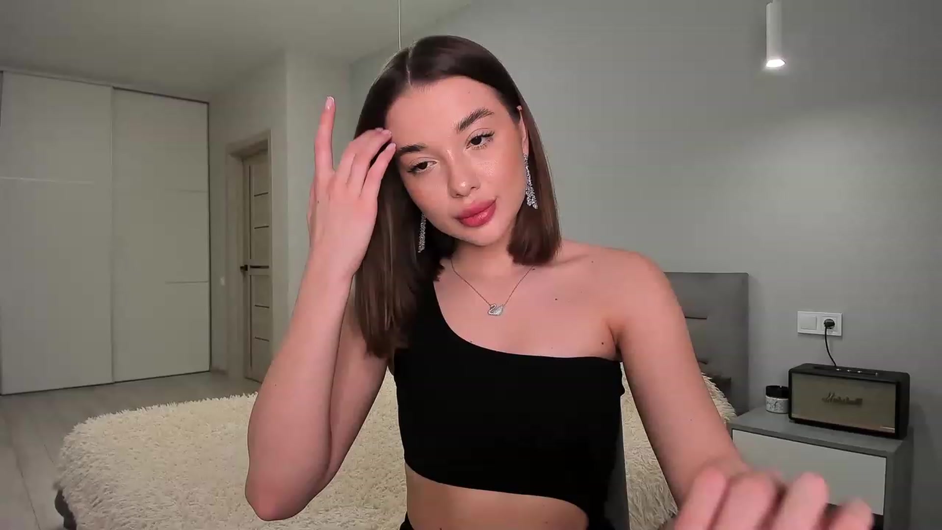 Gallery image thumbnail from Rockn_Queen's myfreecams stream on, 06/04/2023, 18:54 image 13 of 20